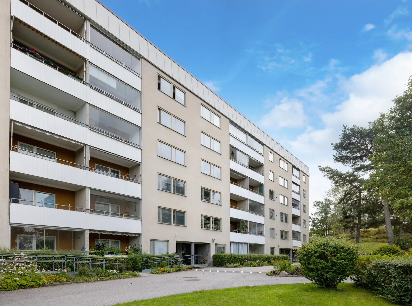 Bostadsrätt, Falkholmsgränd 13, Skärholmen, Stockholm