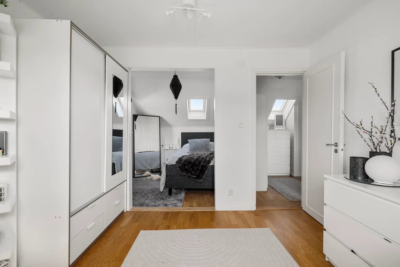 Villa, Radhus, Basgränd 24, Kälvesta, Stockholm