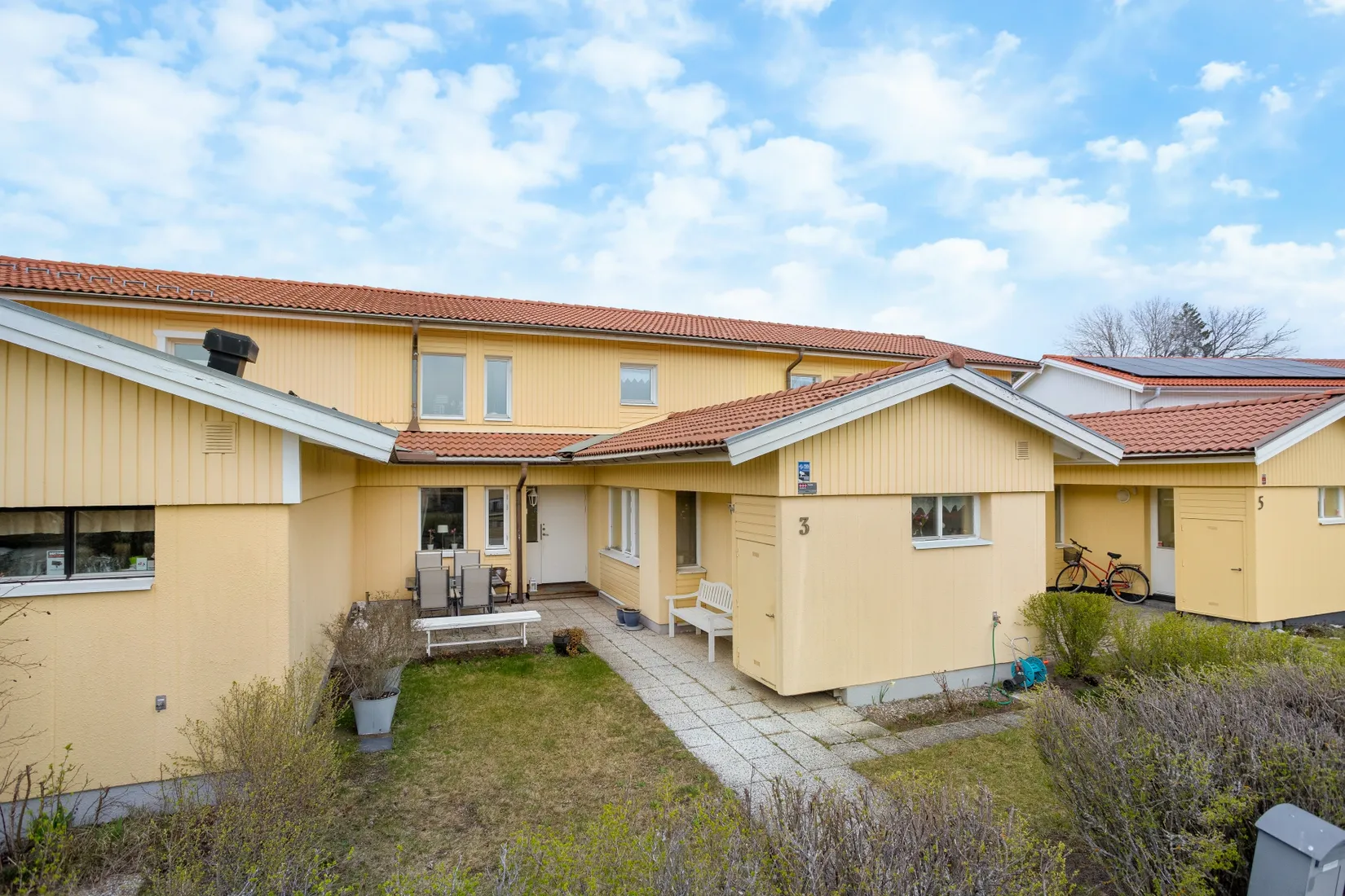 Villa, Radhus, Symfonigränd 3, Viksjö Hummelmora, Järfälla