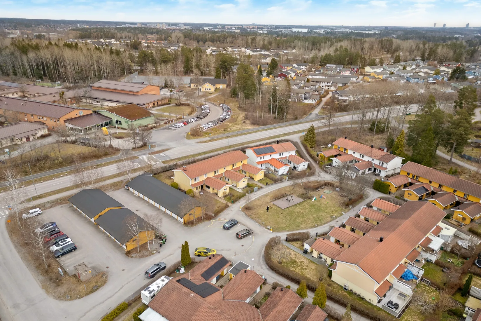 Villa, Radhus, Symfonigränd 3, Viksjö Hummelmora, Järfälla