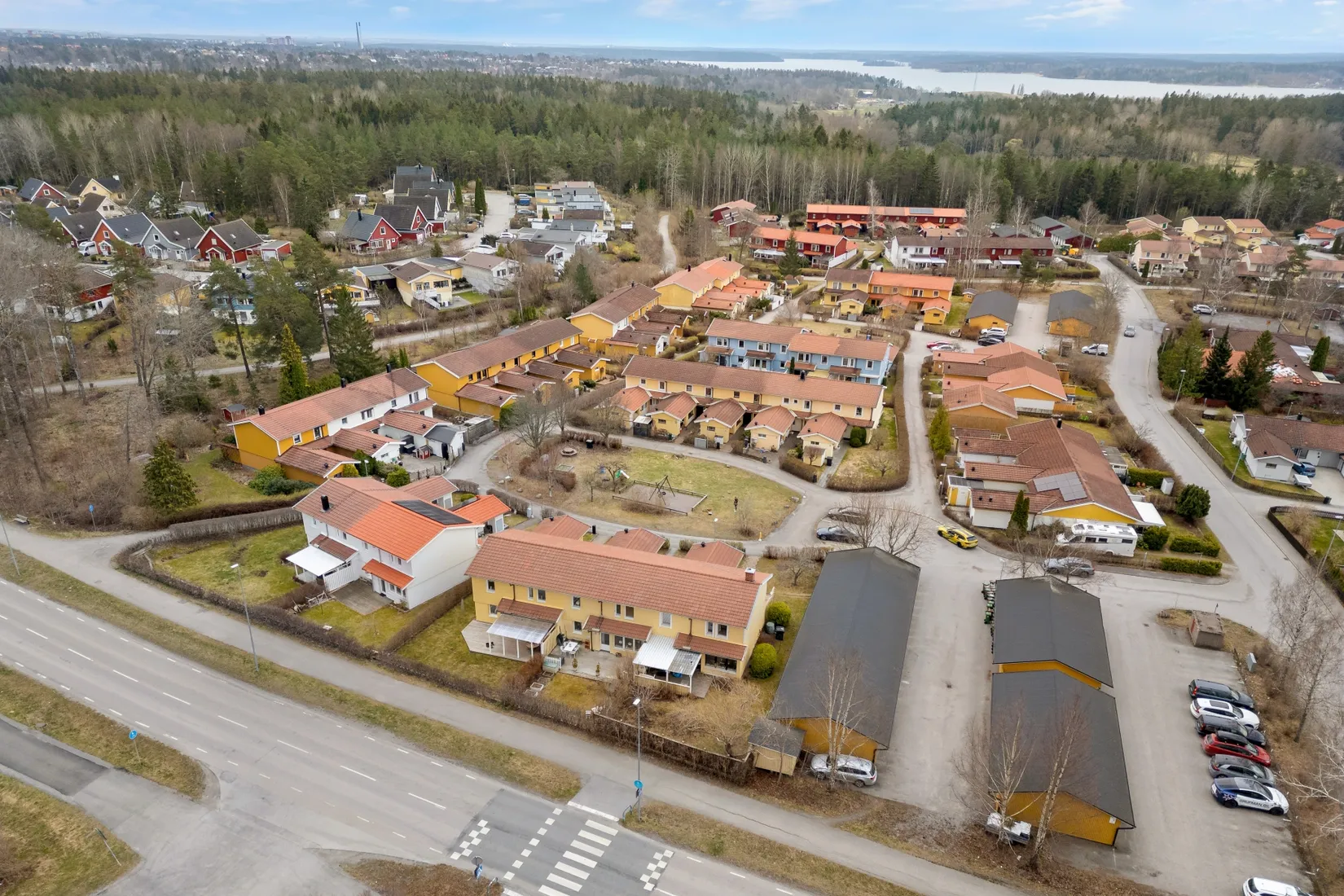 Villa, Radhus, Symfonigränd 3, Viksjö Hummelmora, Järfälla