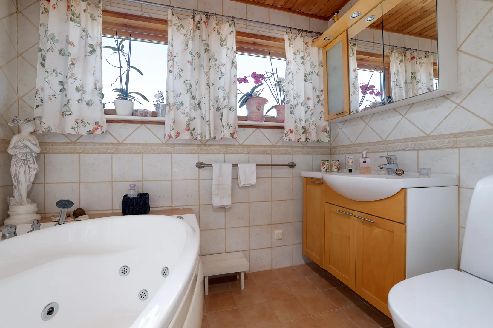 Villa, Lövåsvägen 15, Adolfsberg, Örebro