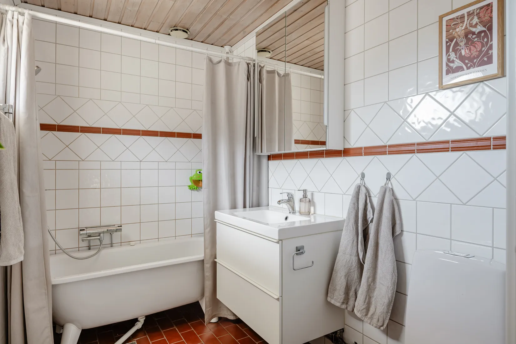 Villa, Radhus, Smålandsvägen 42, Ormsta, Vallentuna