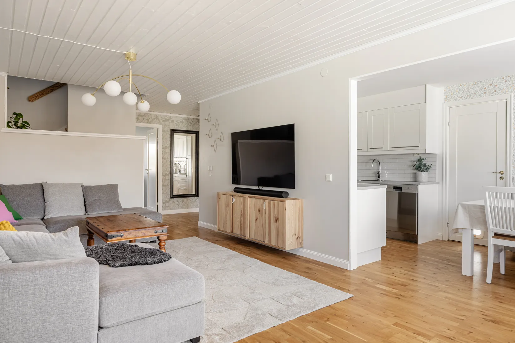 Villa, Radhus, Smålandsvägen 42, Ormsta, Vallentuna