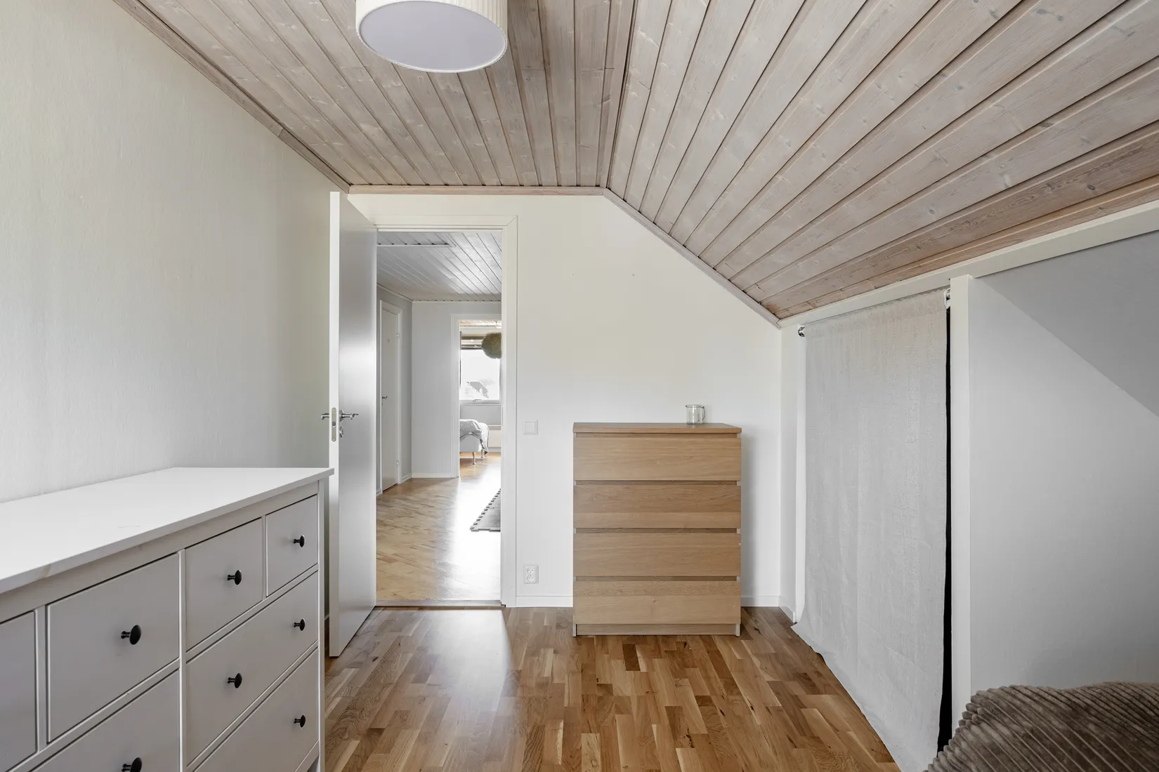 Villa, Radhus, Smålandsvägen 42, Ormsta, Vallentuna