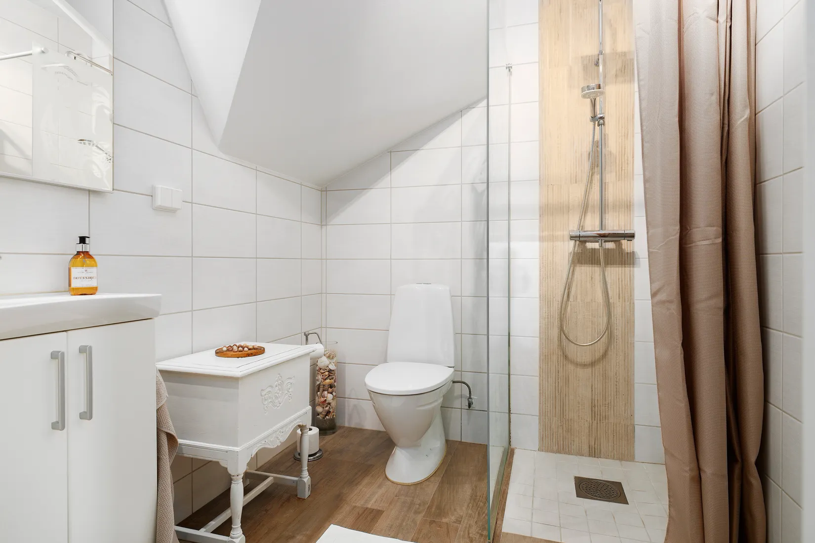 Radhus, Enbacksvägen 6, Pilsbo, Sigtuna