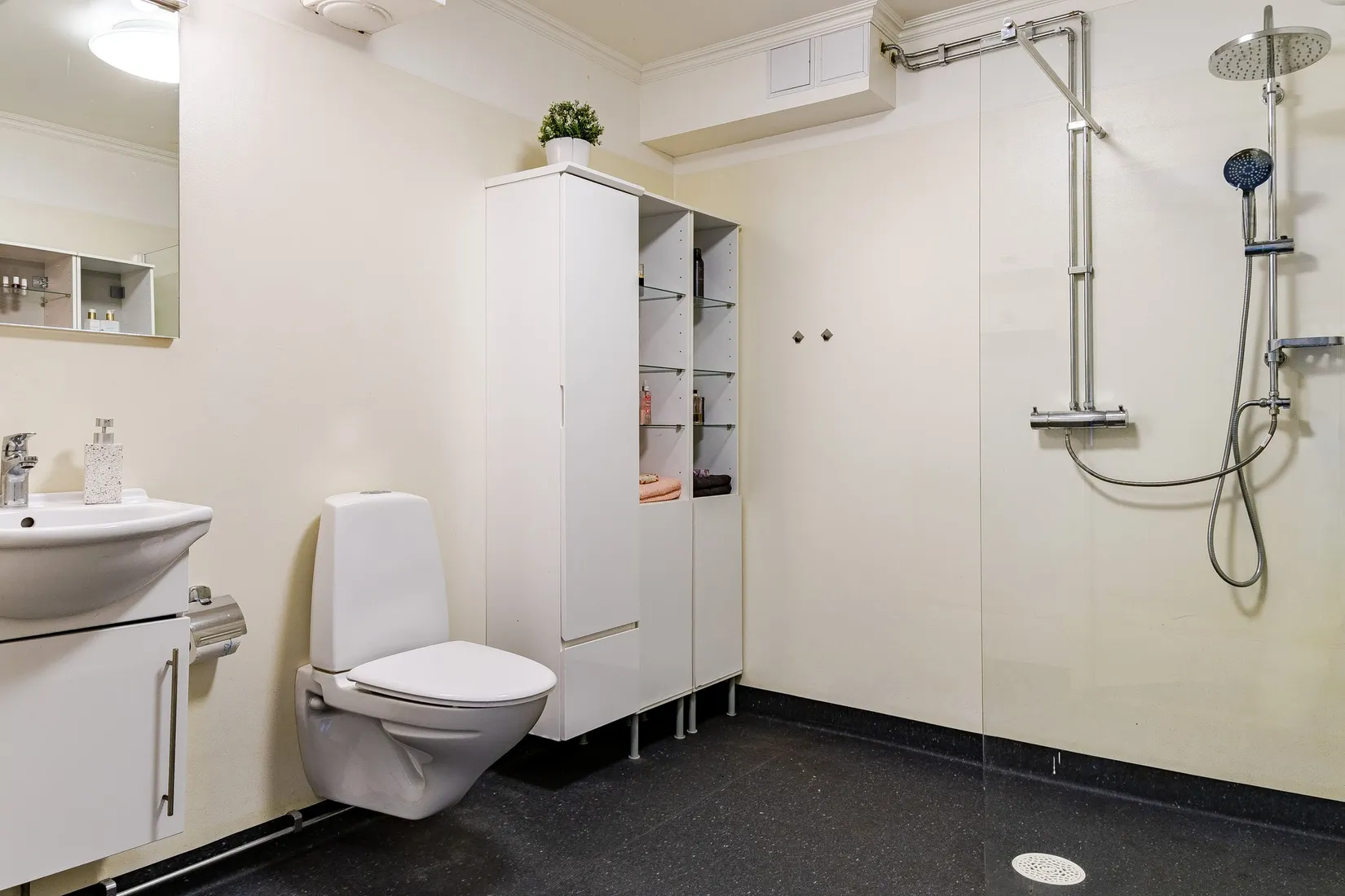 Villa, Silvavägen 15, Stenhamra, Ekerö