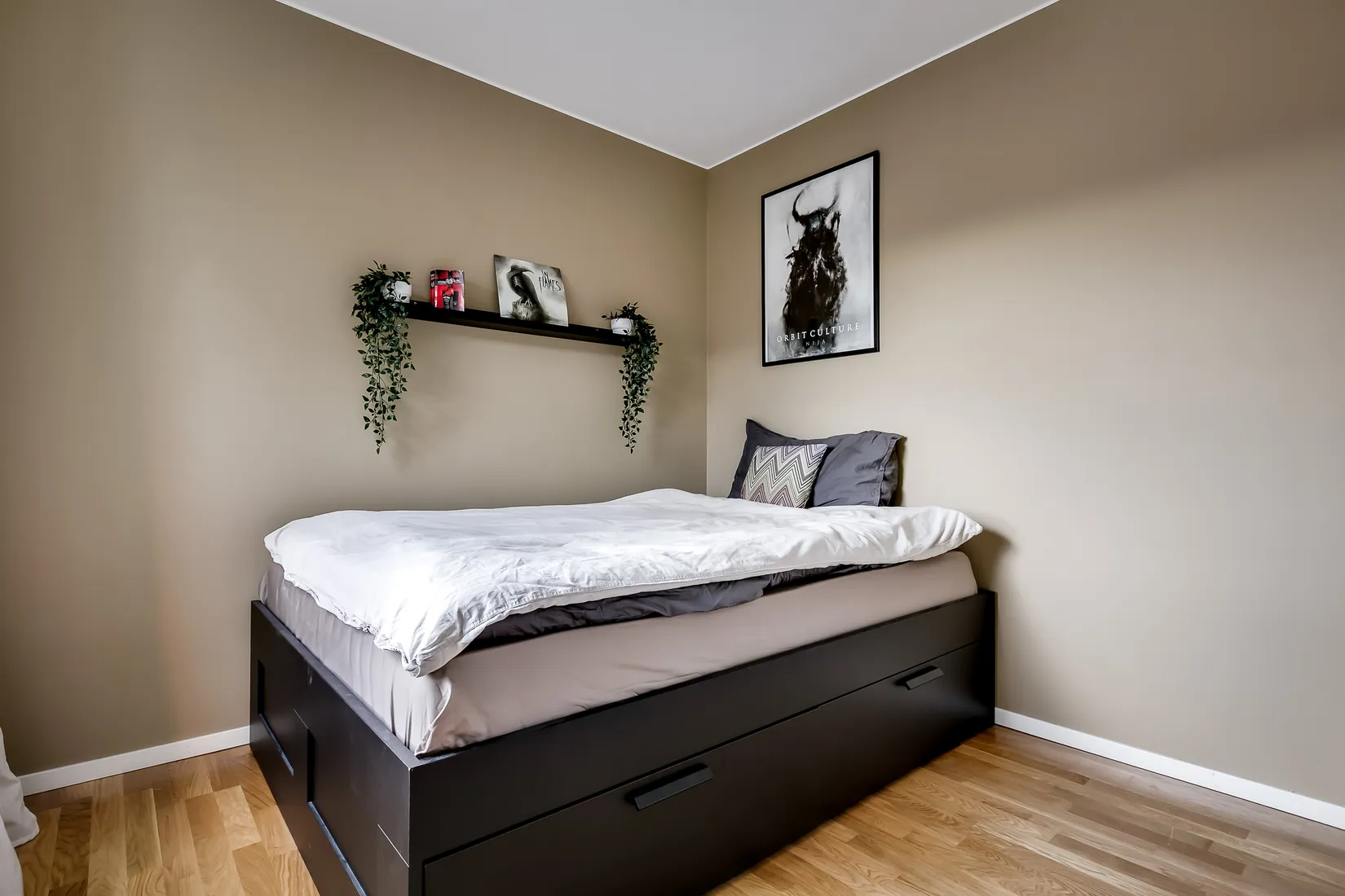 Bostadsrätt, Wilhelm Kåges gata 100, Porslinskvarteren, Gustavsbergs Hamn, Värmdö