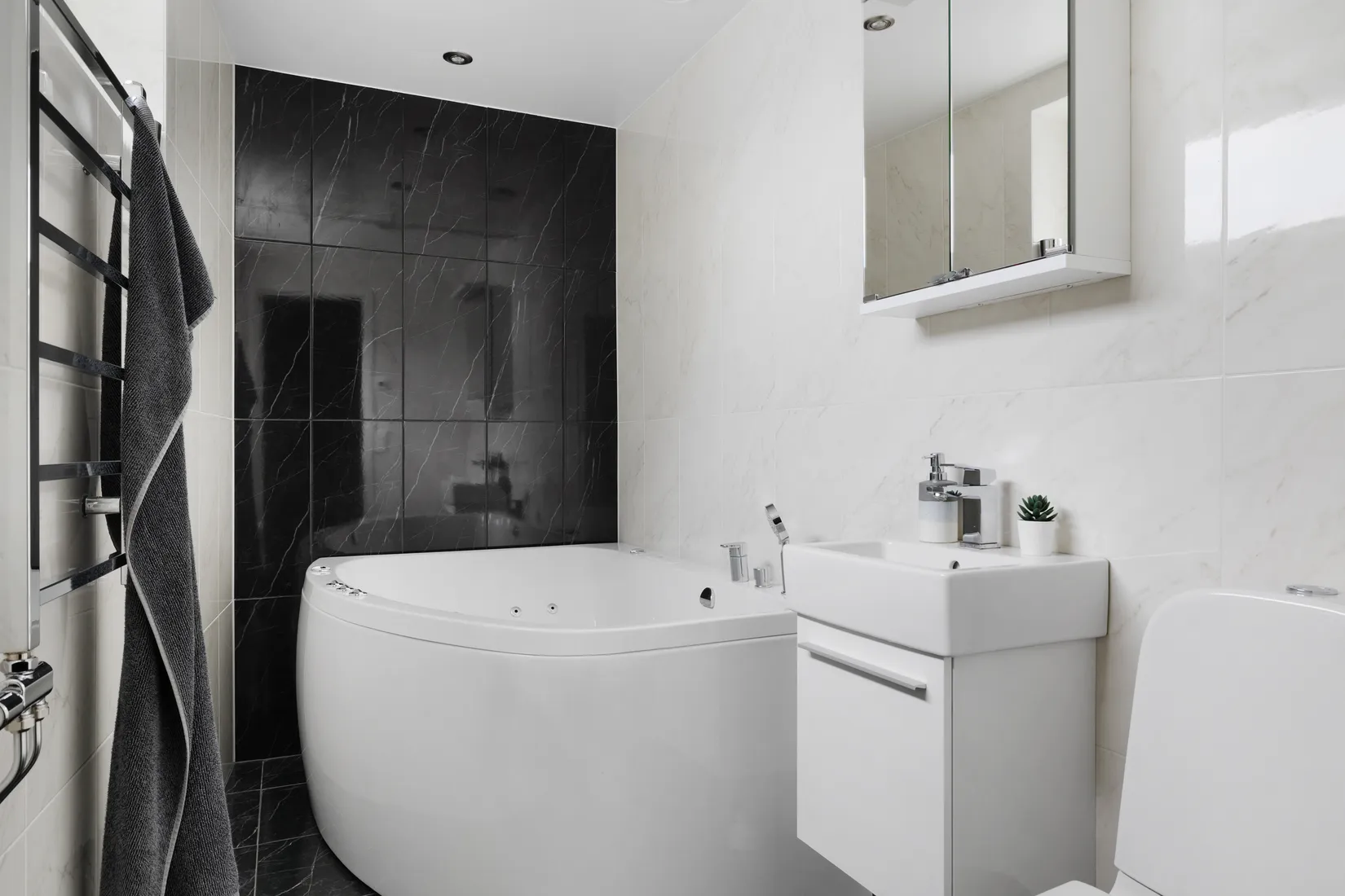 Bostadsrätt, Holmvägen 19, Centrala Väsby, Upplands Väsby