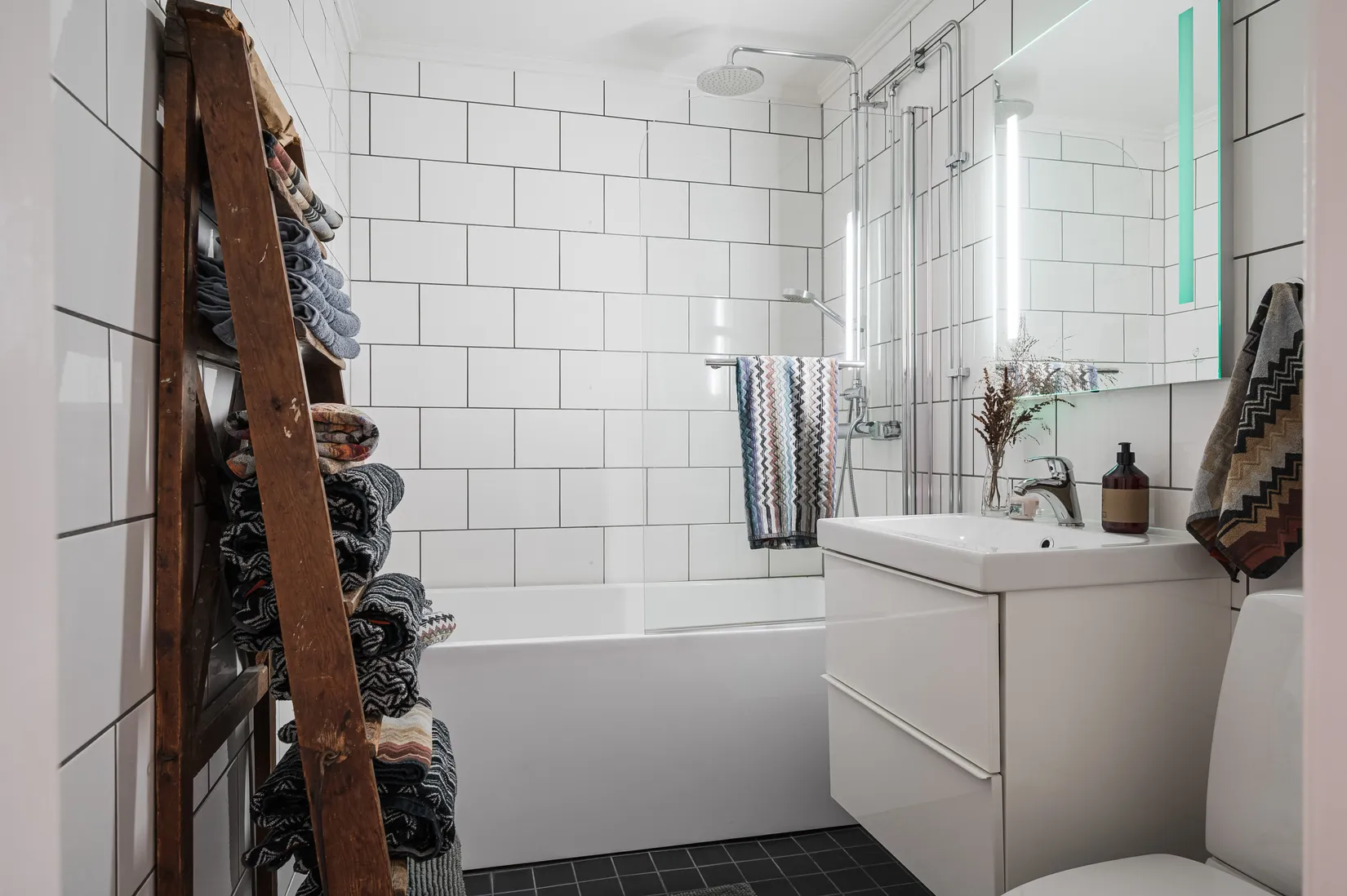 Villa, Radhus, Gigagatan 7, Boda, Borås