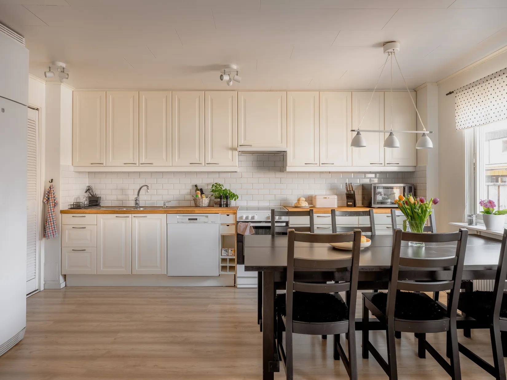 Villa, Radhus, Lomvägen 381, Kärrdal, Sollentuna