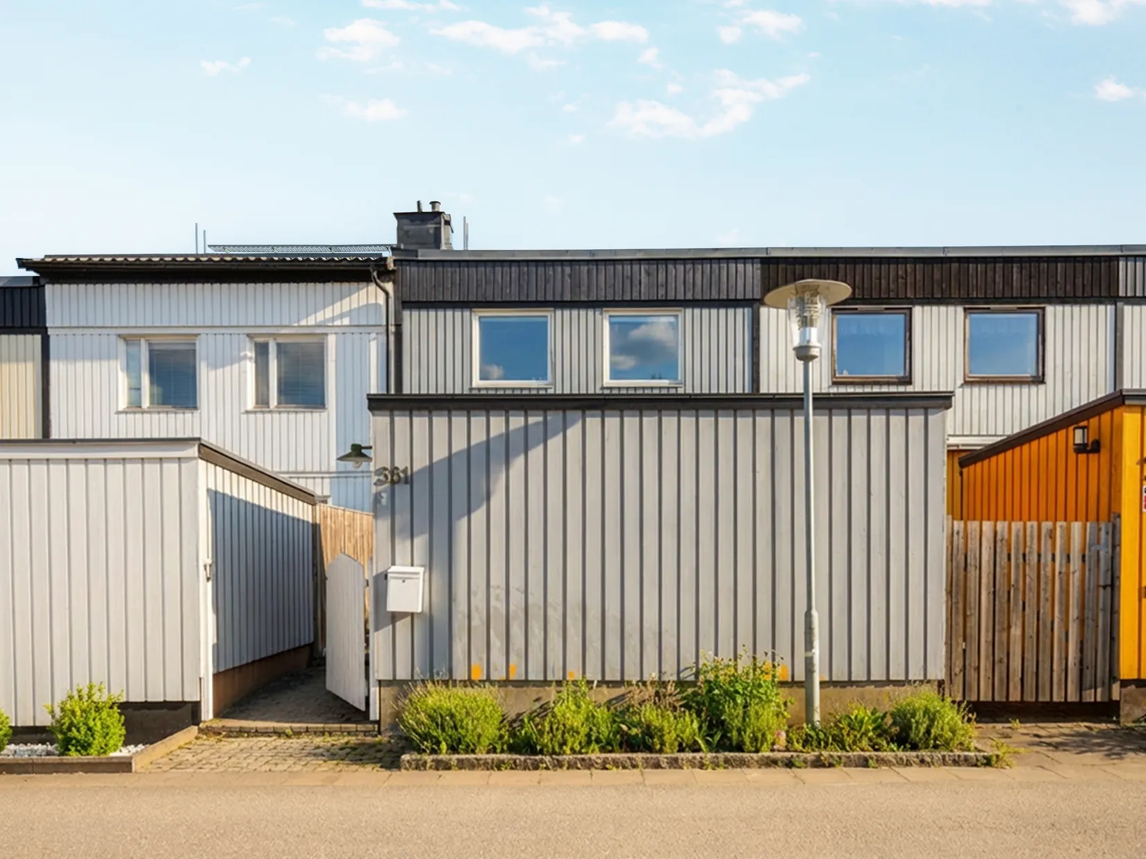 Villa, Radhus, Lomvägen 381, Kärrdal, Sollentuna