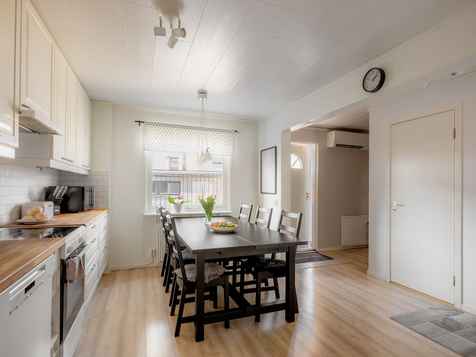 Villa, Radhus, Lomvägen 381, Kärrdal, Sollentuna