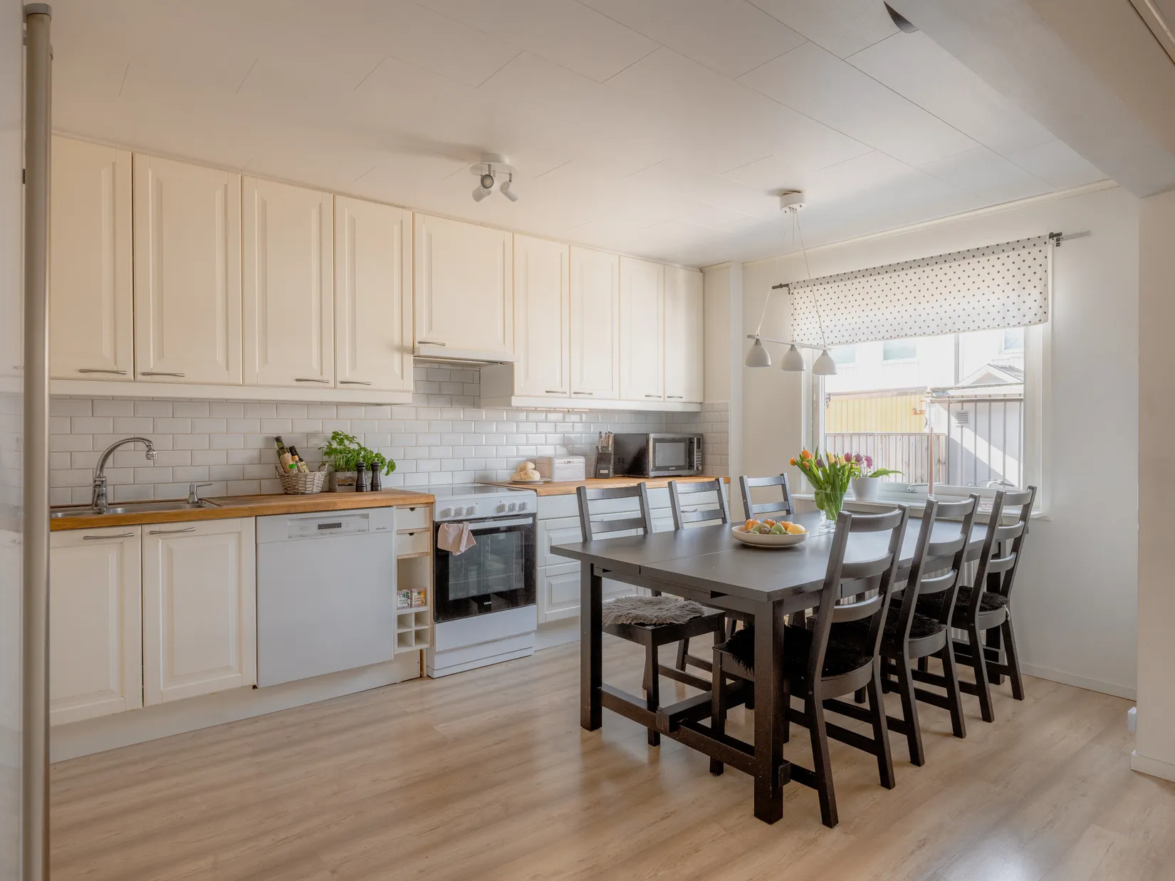 Villa, Radhus, Lomvägen 381, Kärrdal, Sollentuna