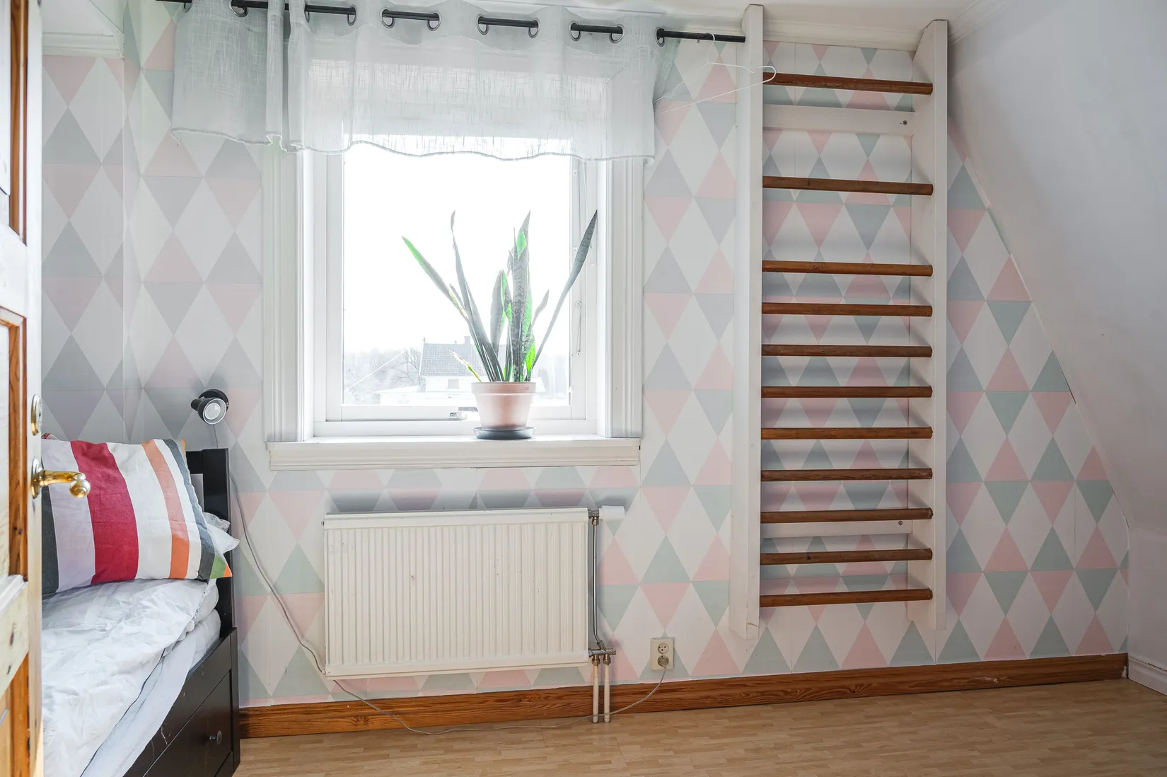 Villa, Skogsvägen 1, Emtunga, Vara