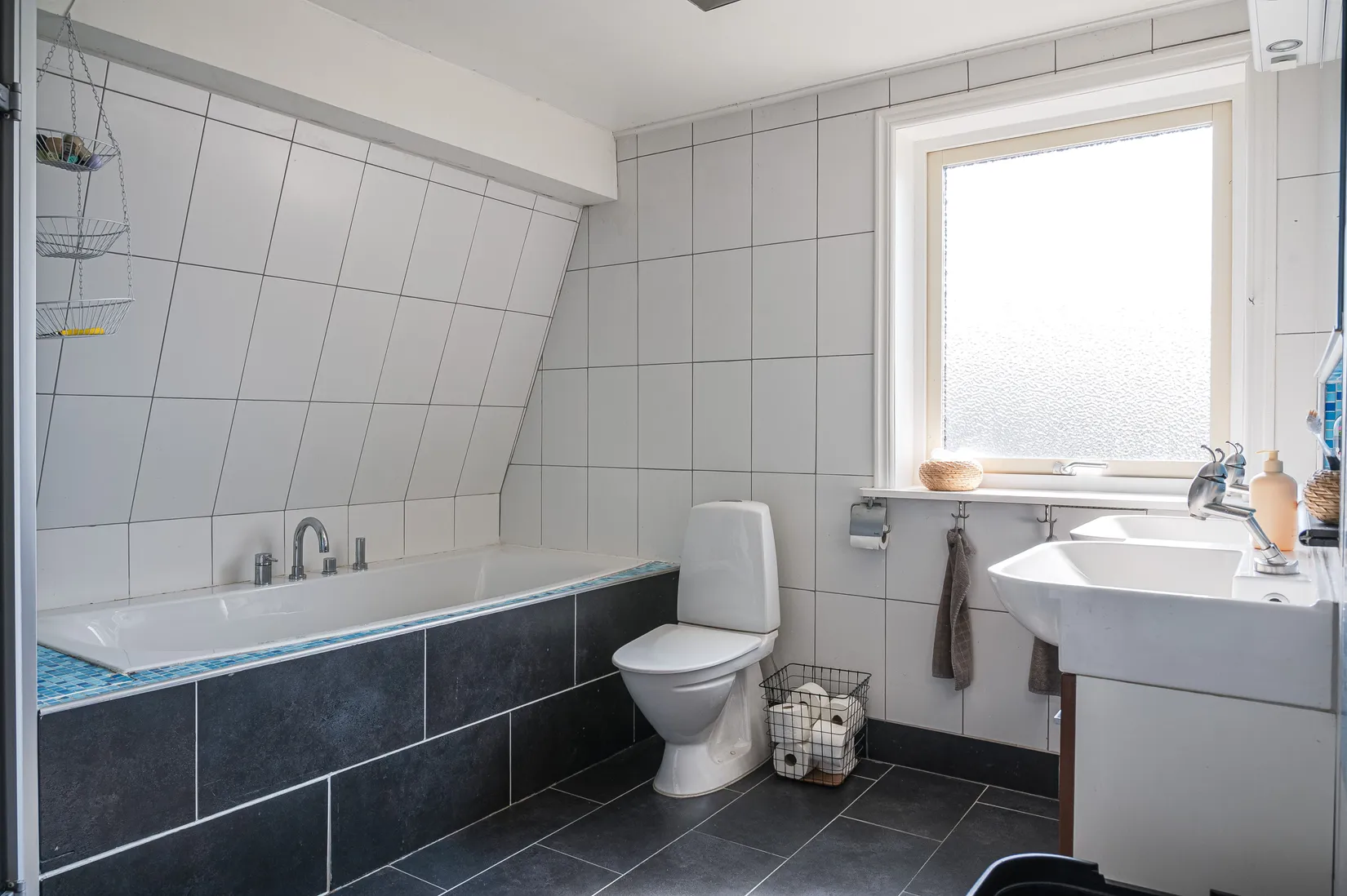 Villa, Skogsvägen 1, Emtunga, Vara