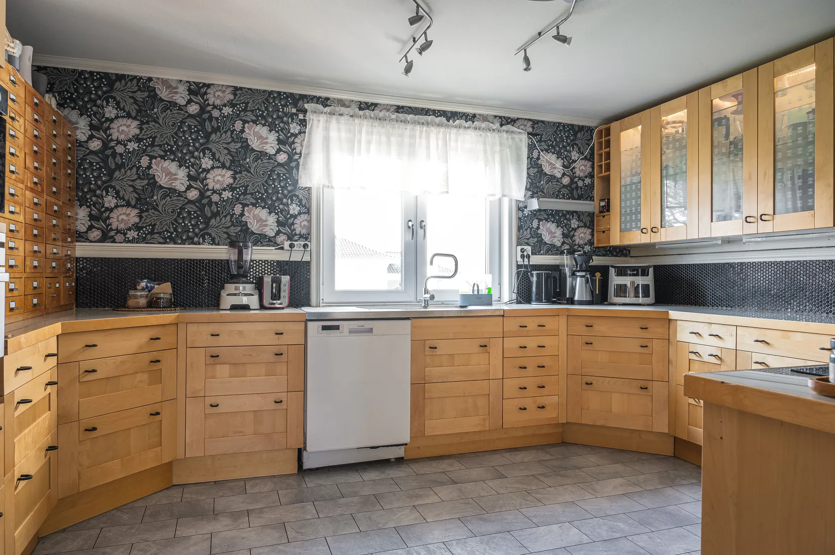 Villa, Skogsvägen 1, Emtunga, Vara