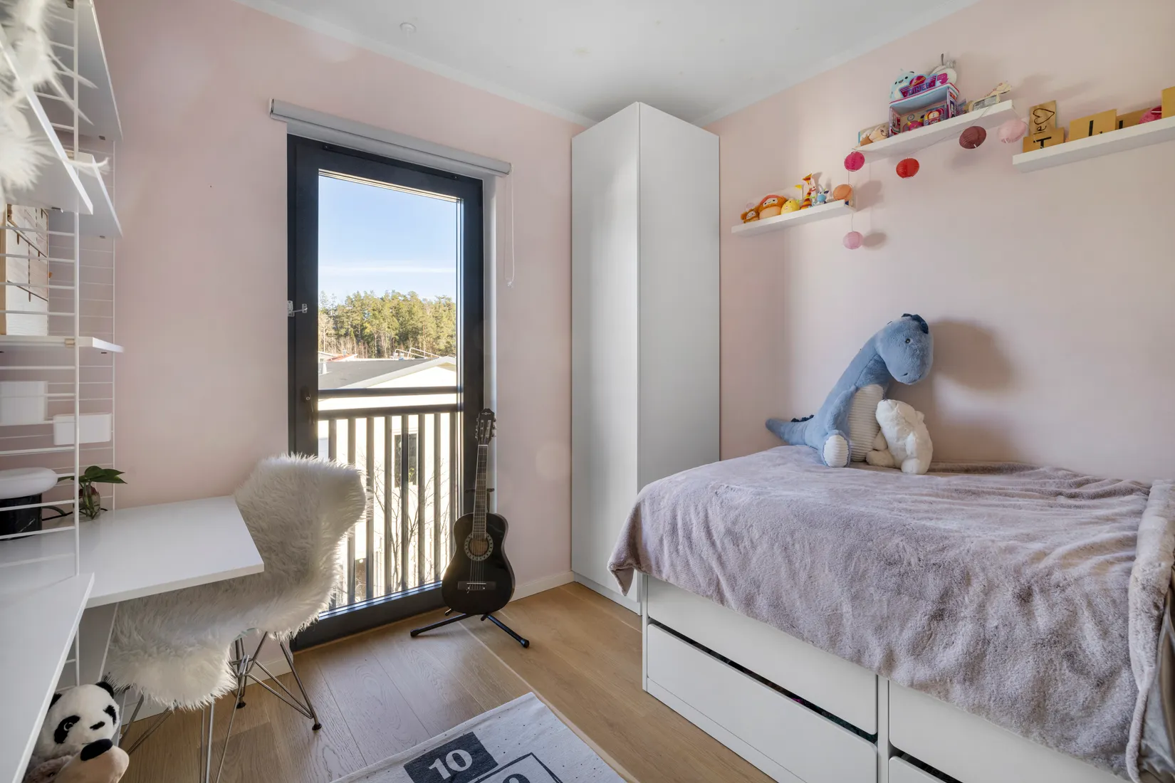 Radhus, Kvittenvägen 8, Vistaberg, Huddinge