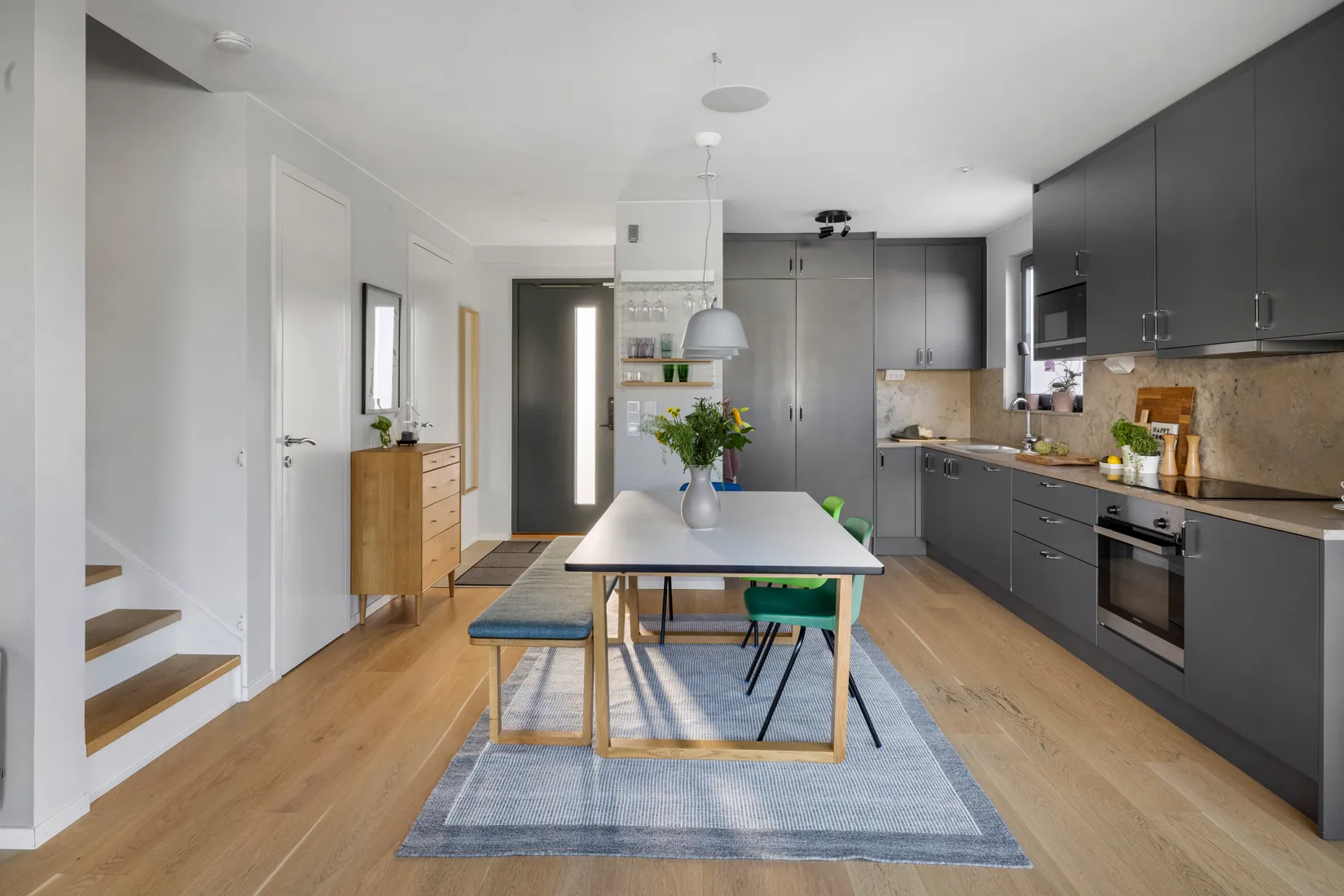 Radhus, Kvittenvägen 8, Vistaberg, Huddinge