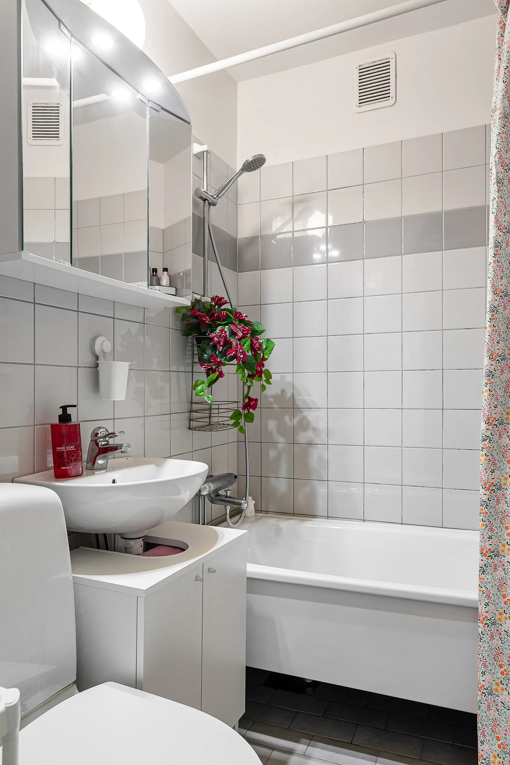 Bostadsrätt, Tvärvägen 14, Vallentuna Centrum, Vallentuna