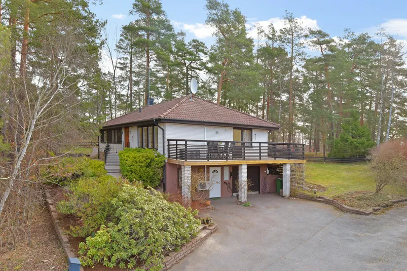 Villa, Sadelvägen 14, Vattmyra, Järfälla