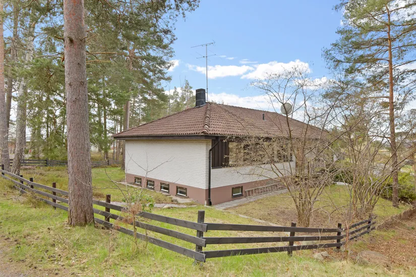 Villa, Sadelvägen 14, Vattmyra, Järfälla