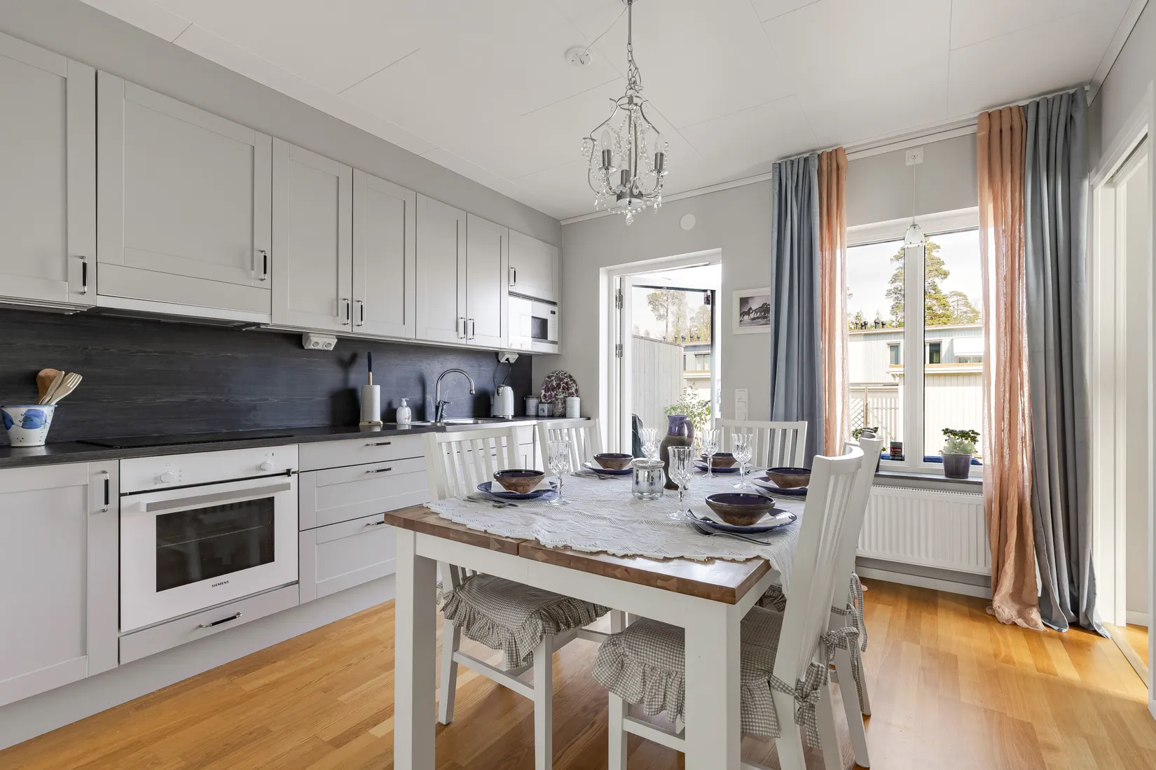Radhus, Jägarbacken 54A, Strängnäs