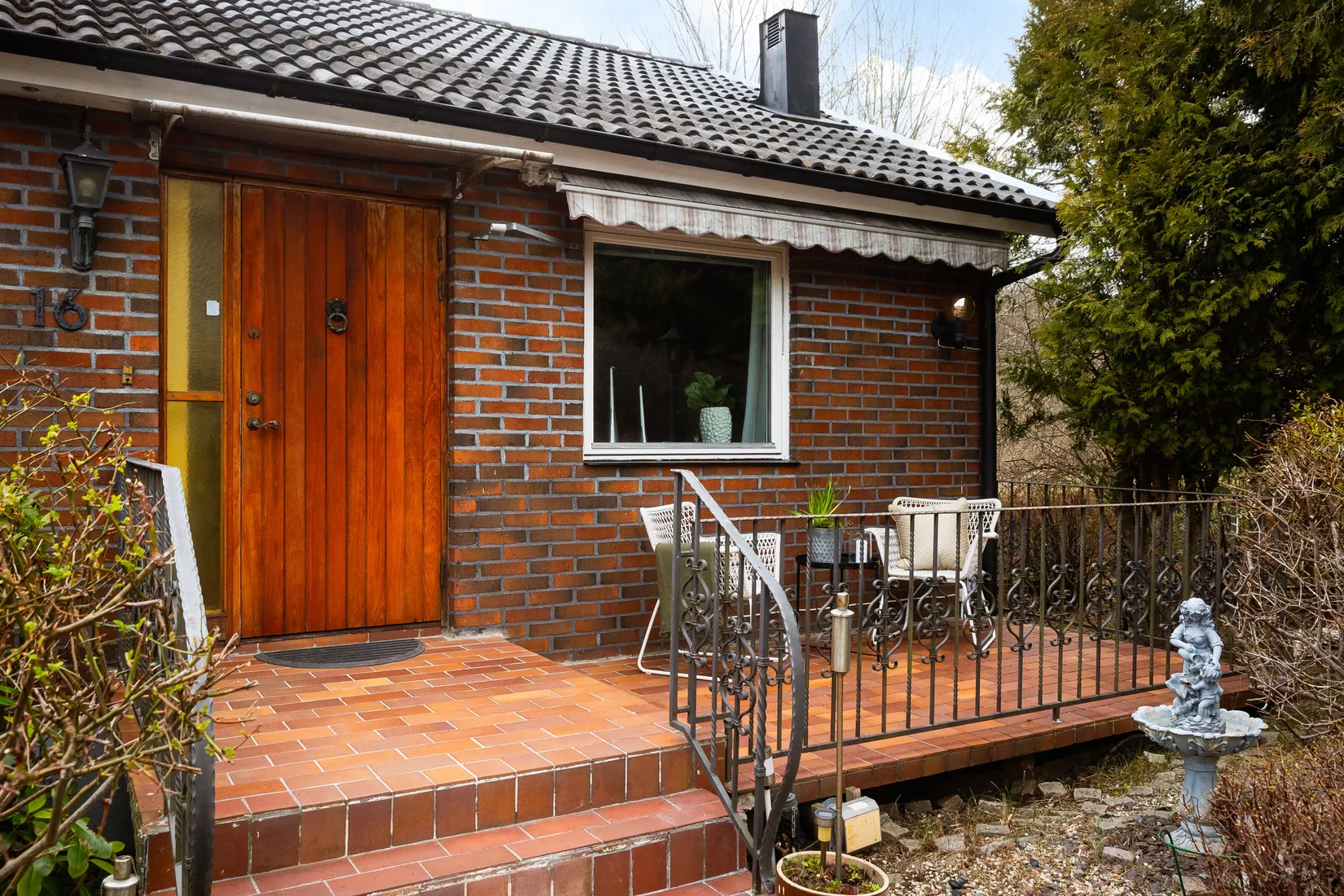 Villa, Grafitvägen 16, Bohus, Ale