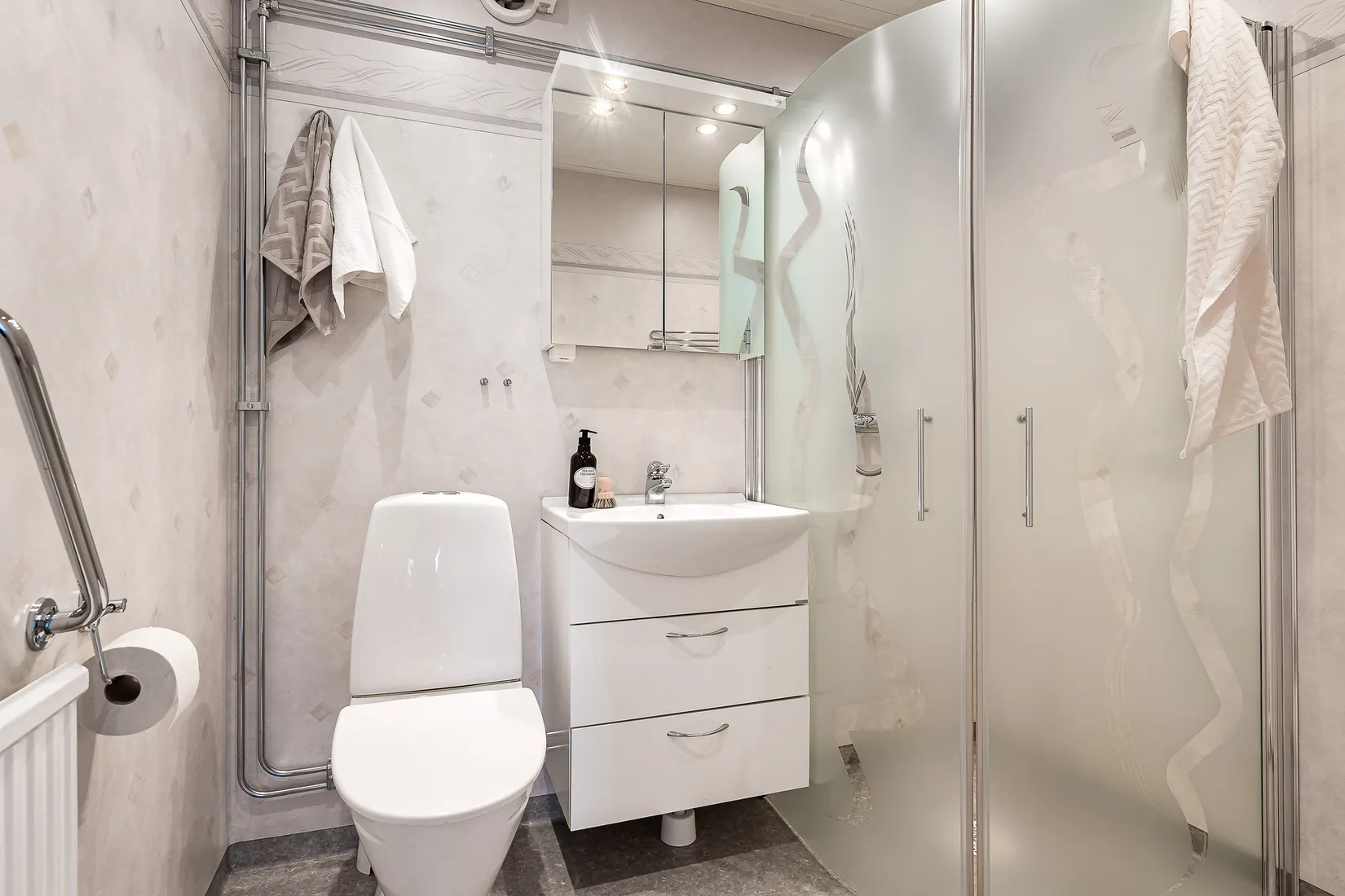 Villa, Radhus, Vallsundsvägen 156, Vallsund, Oxelösund