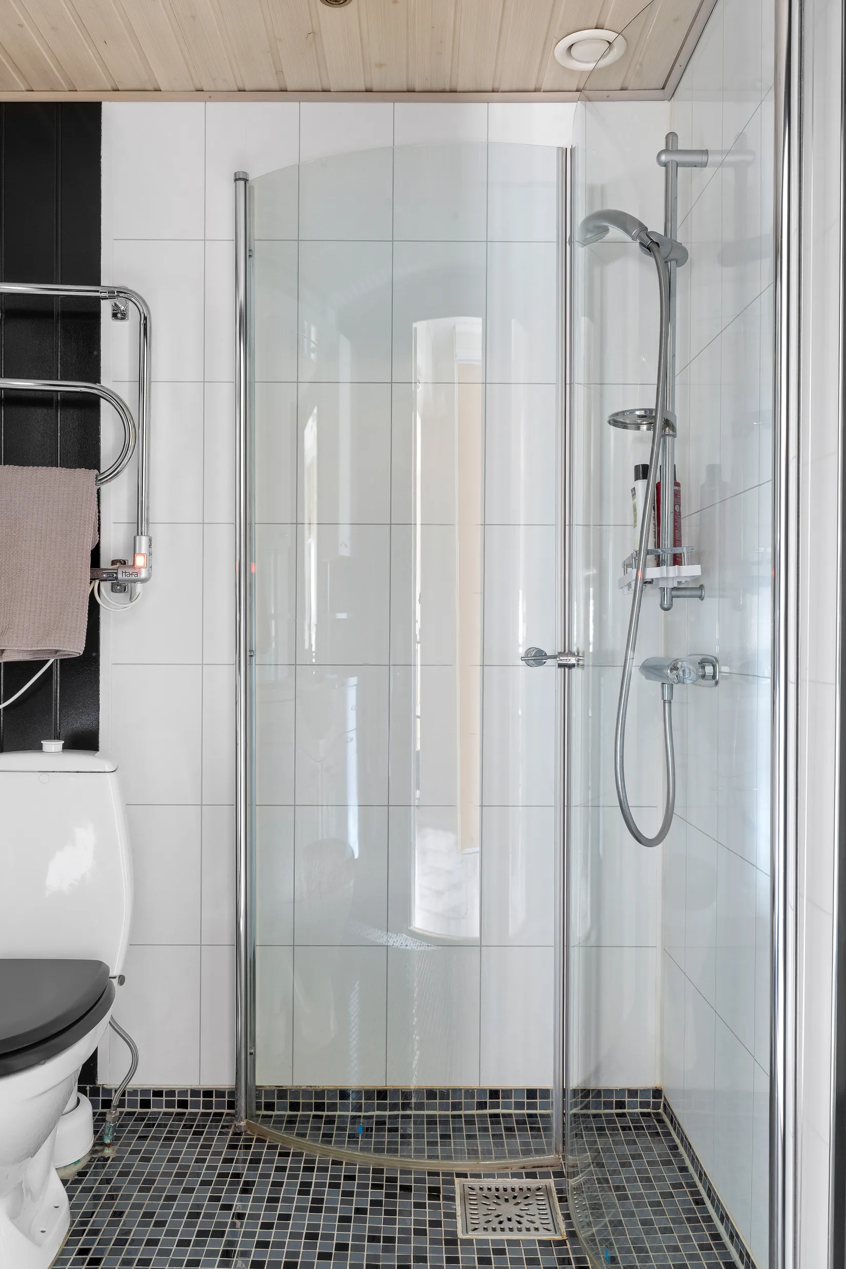 Villa, Radhus, Båtsbacken 2B, Hagviken, Håbo