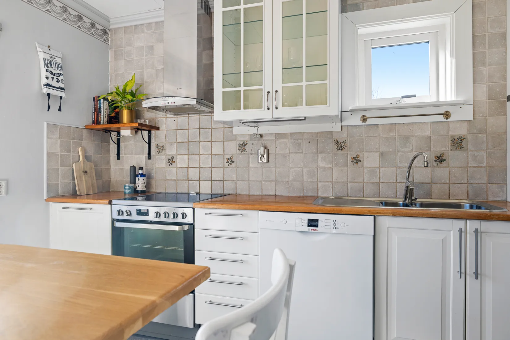 Villa, Radhus, Båtsbacken 2B, Hagviken, Håbo