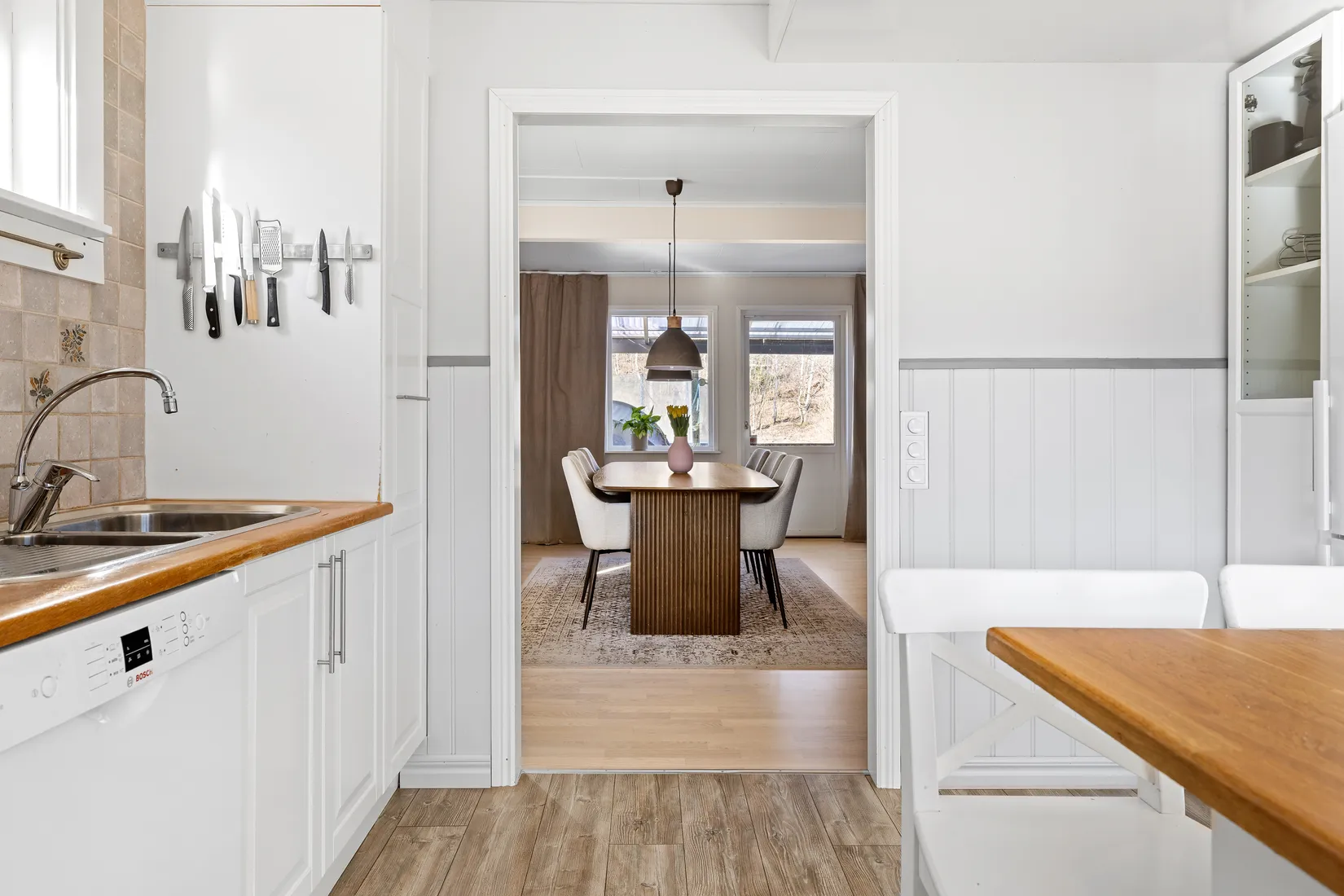 Villa, Radhus, Båtsbacken 2B, Hagviken, Håbo