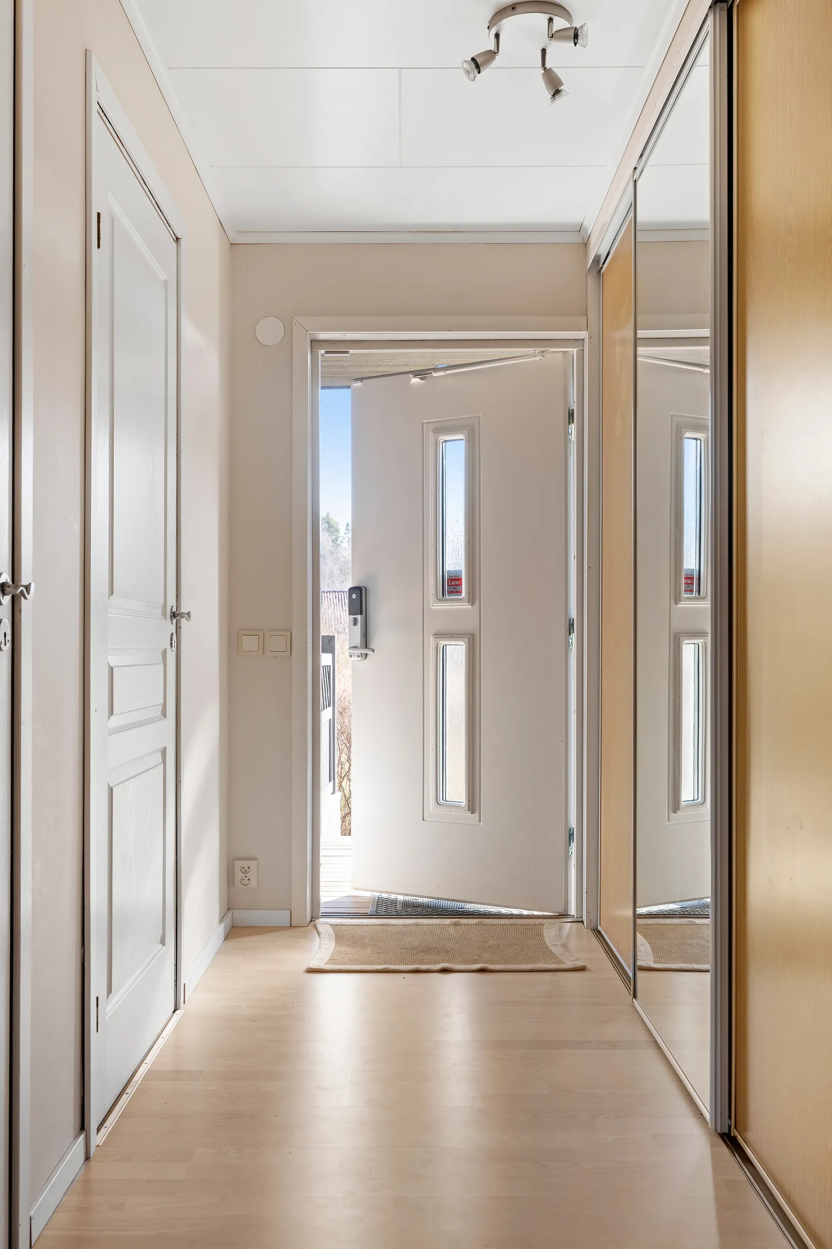 Villa, Radhus, Båtsbacken 2B, Hagviken, Håbo