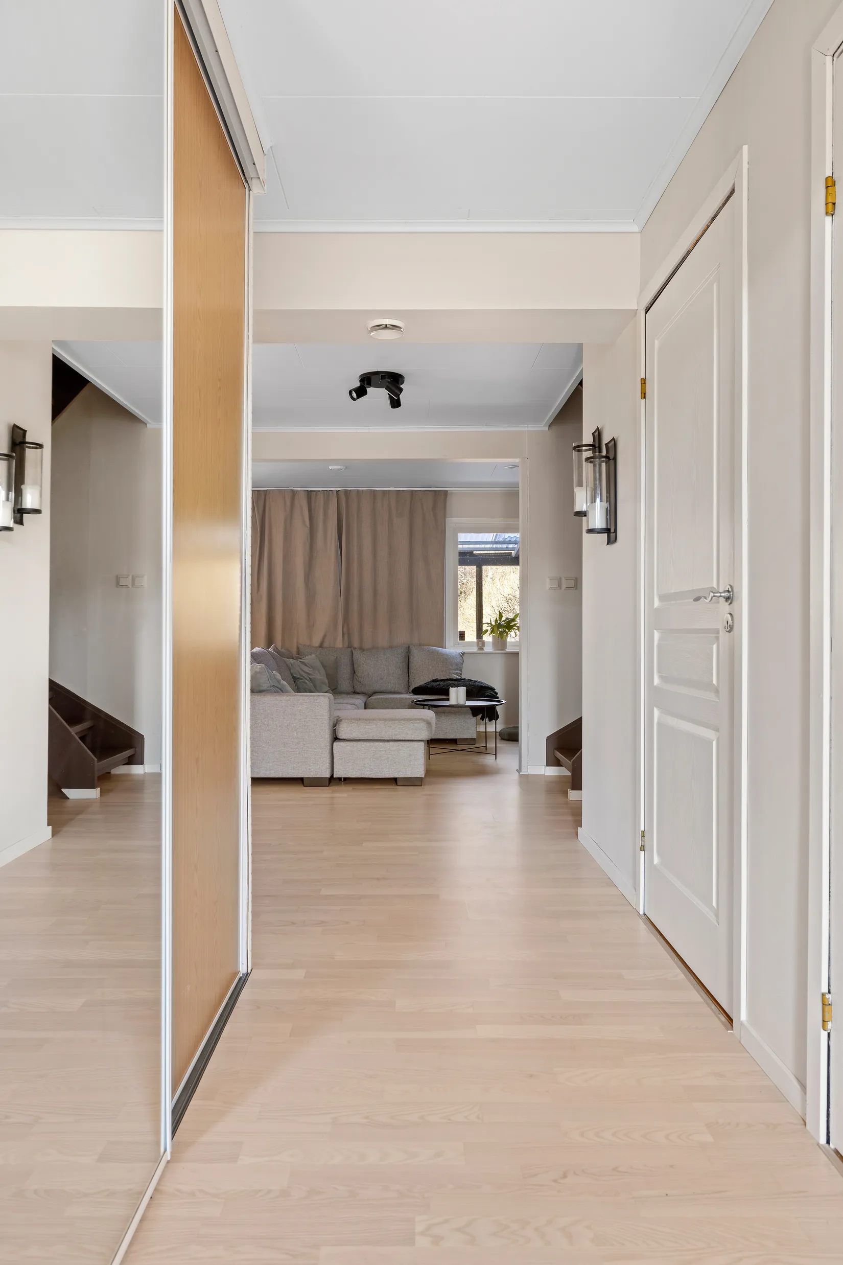 Villa, Radhus, Båtsbacken 2B, Hagviken, Håbo