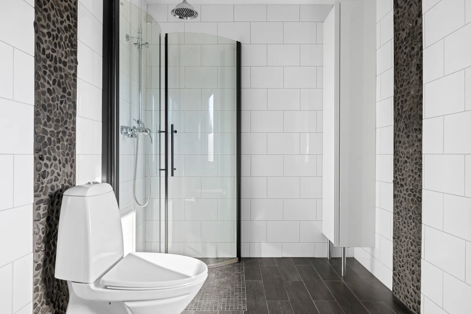 Villa, Radhus, Båtsbacken 2B, Hagviken, Håbo