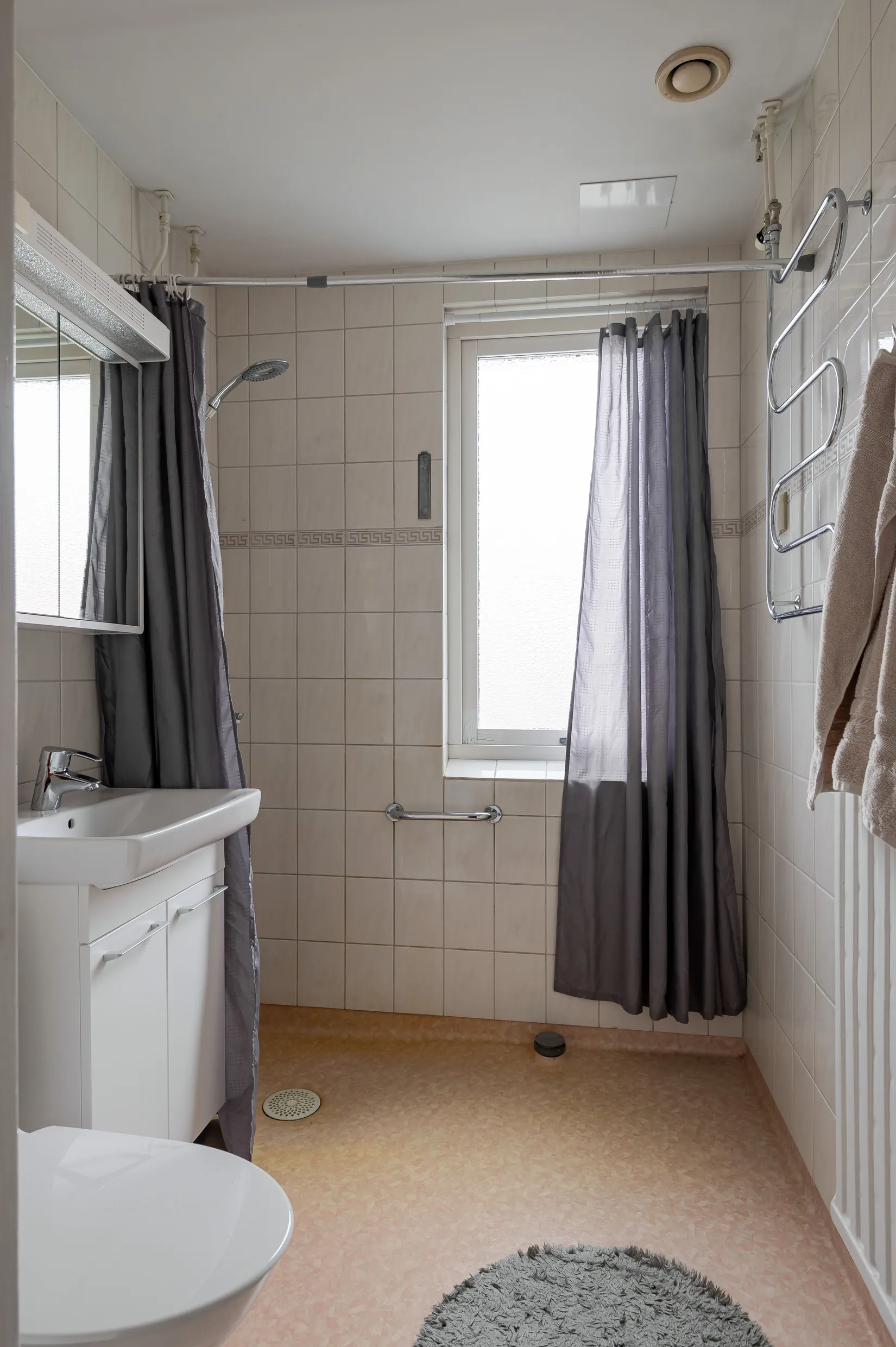 Bostadsrätt, Spolegatan 8B, 2 vån, Holm, Motala