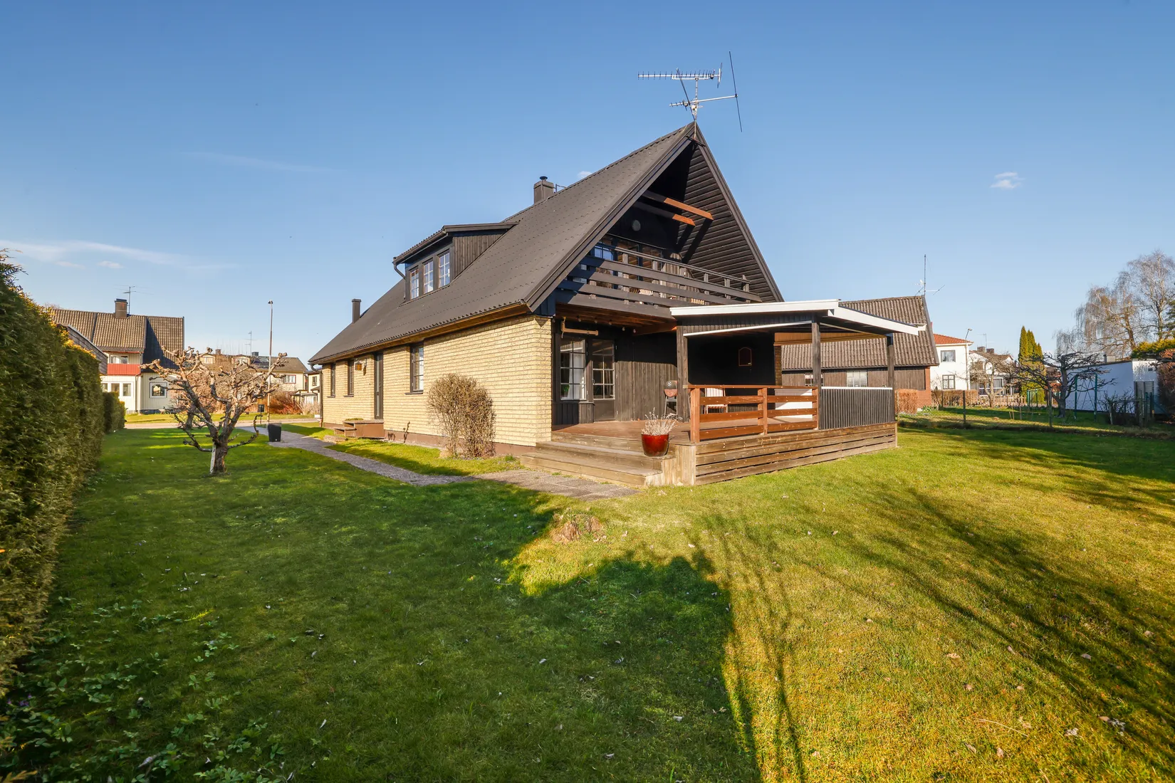 Villa, Gartzvägen 7, Haga, Kumla