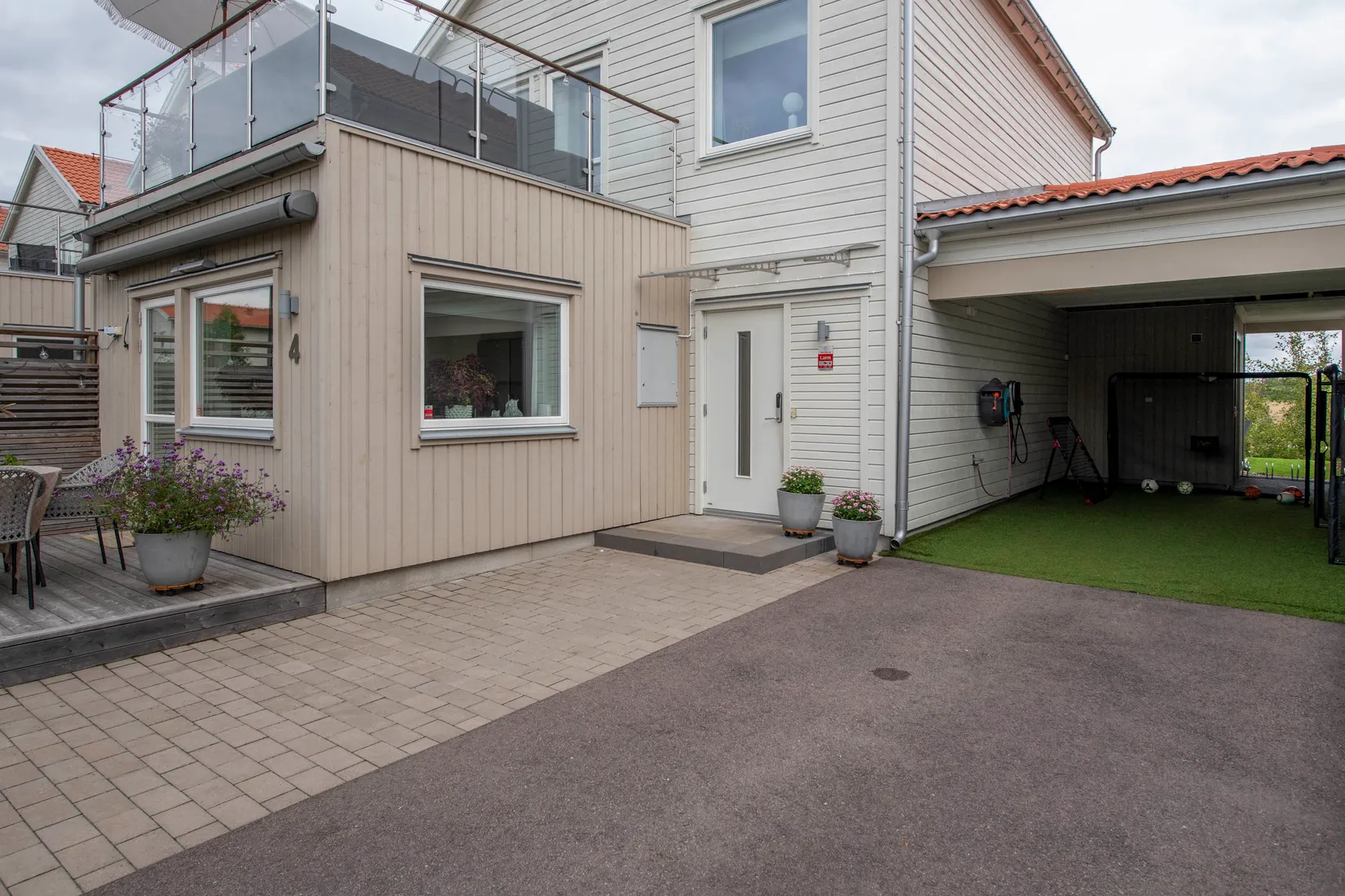 Villa, Radhus, Finlandsgatan 4, Lillhamra, Västerås