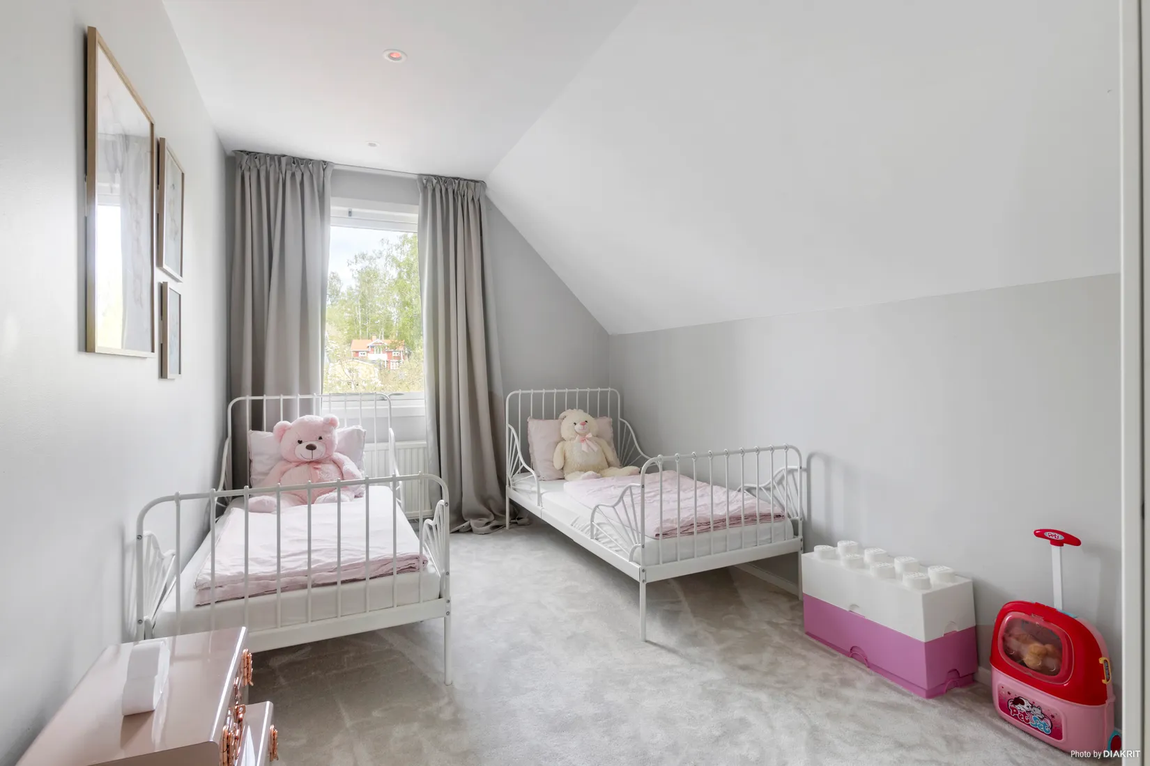 Villa, Sångarvägen 16, Ella park, Täby