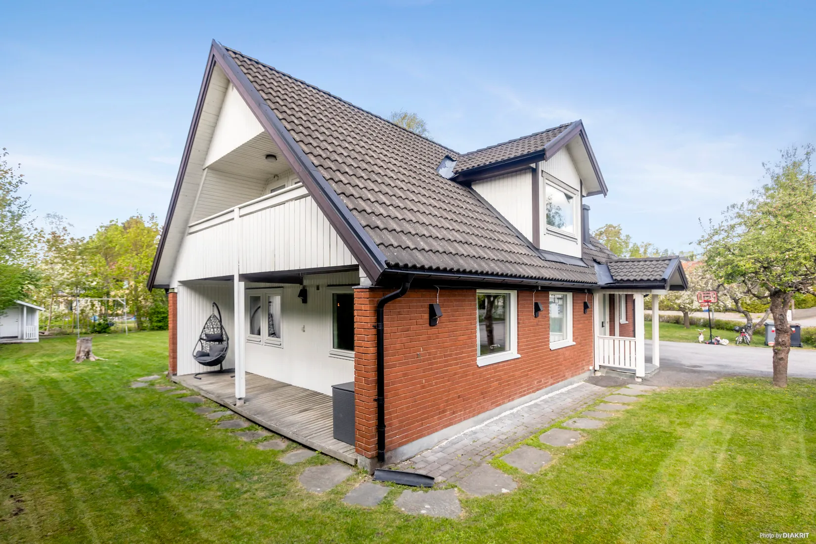 Villa, Sångarvägen 16, Ella park, Täby