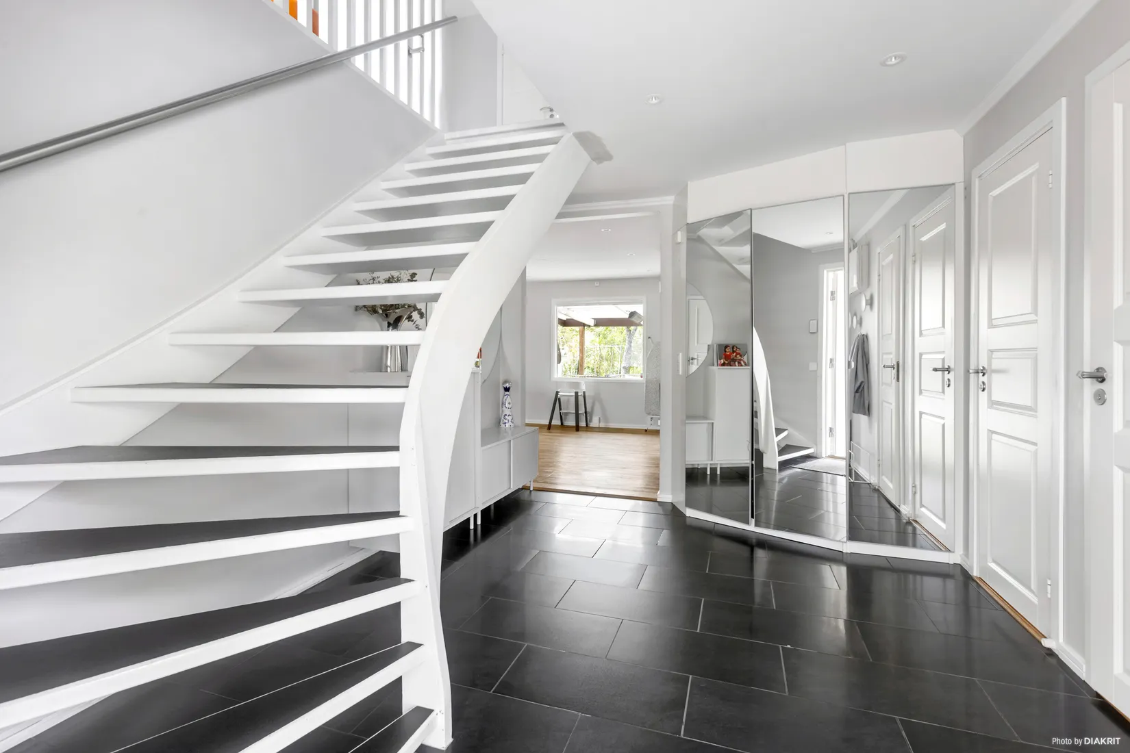 Villa, Sångarvägen 16, Ella park, Täby