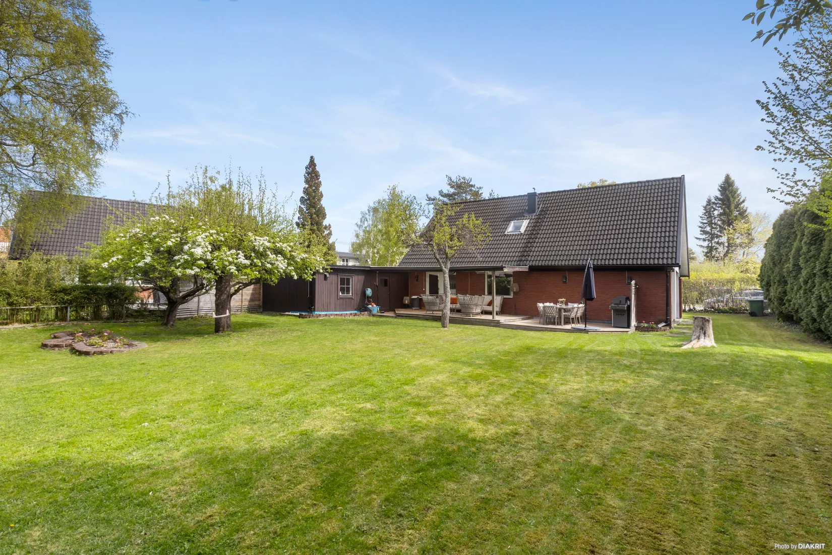 Villa, Sångarvägen 16, Ella park, Täby
