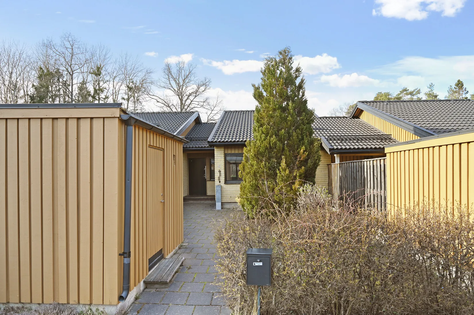 Bostadsrätt, Radhus, Lilla Björnens gränd 6, Skälby, Järfälla