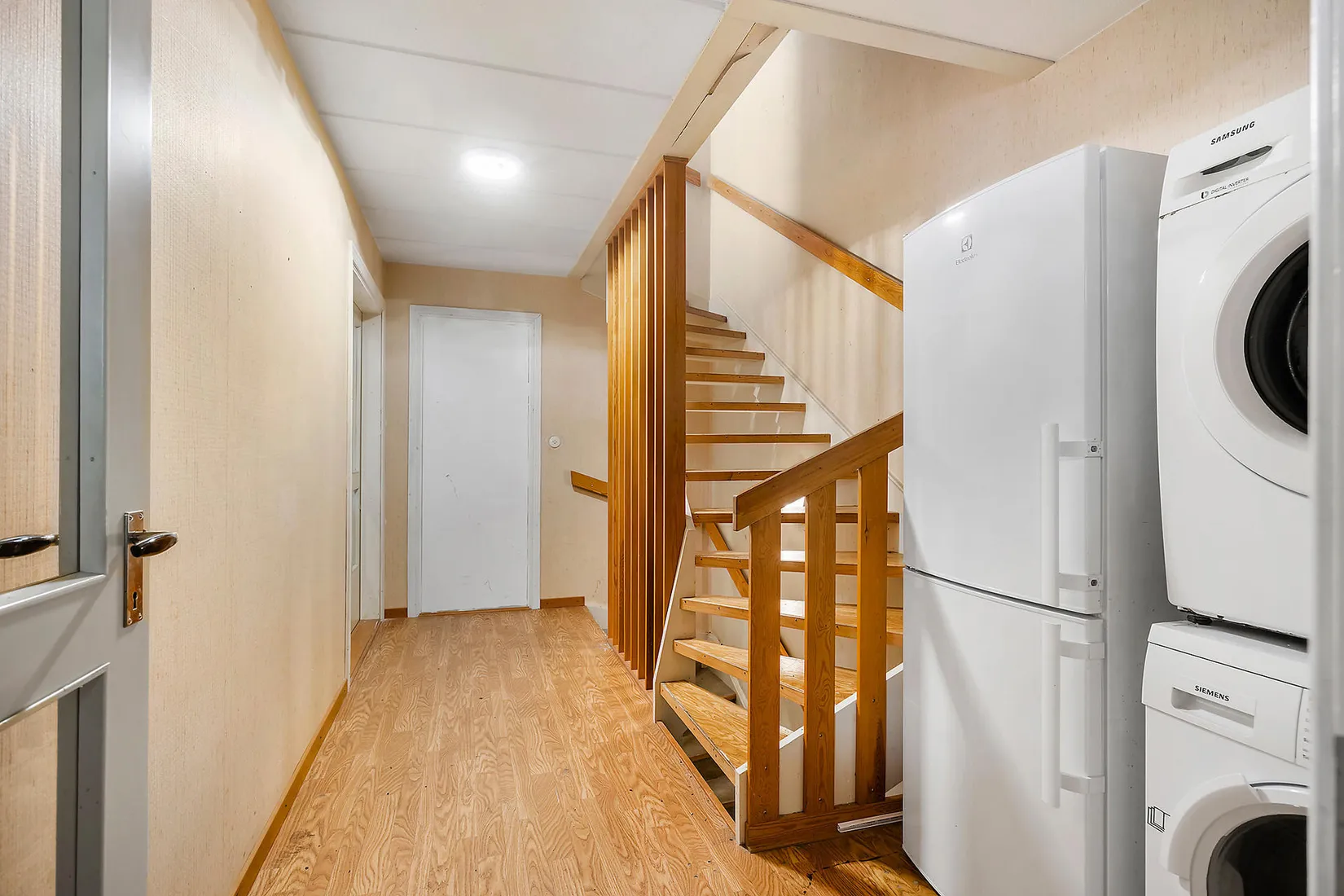 Villa, Radhus, Bullerholmsgränd 18, Skärholmen, Stockholm