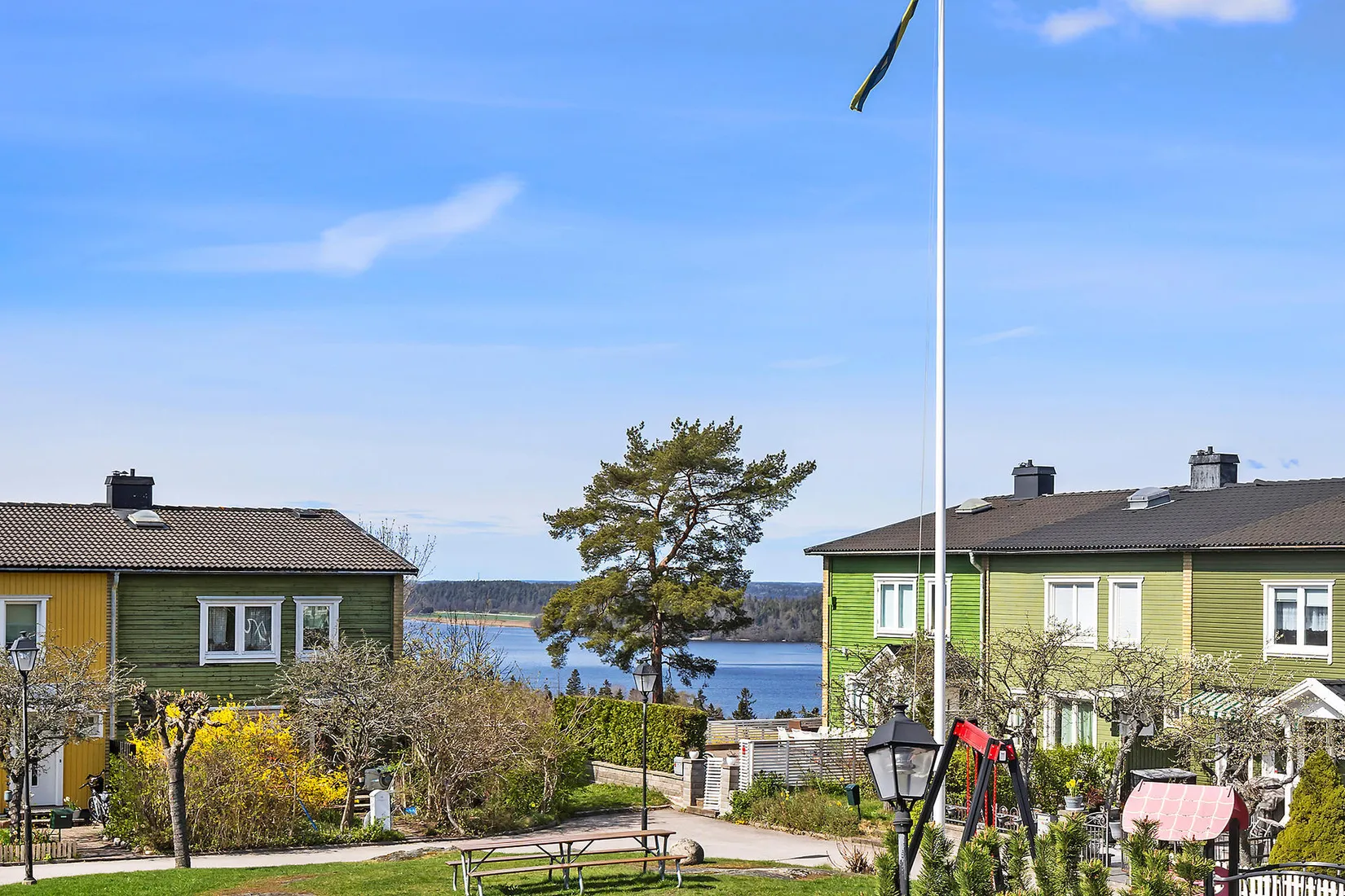 Villa, Radhus, Bullerholmsgränd 18, Skärholmen, Stockholm