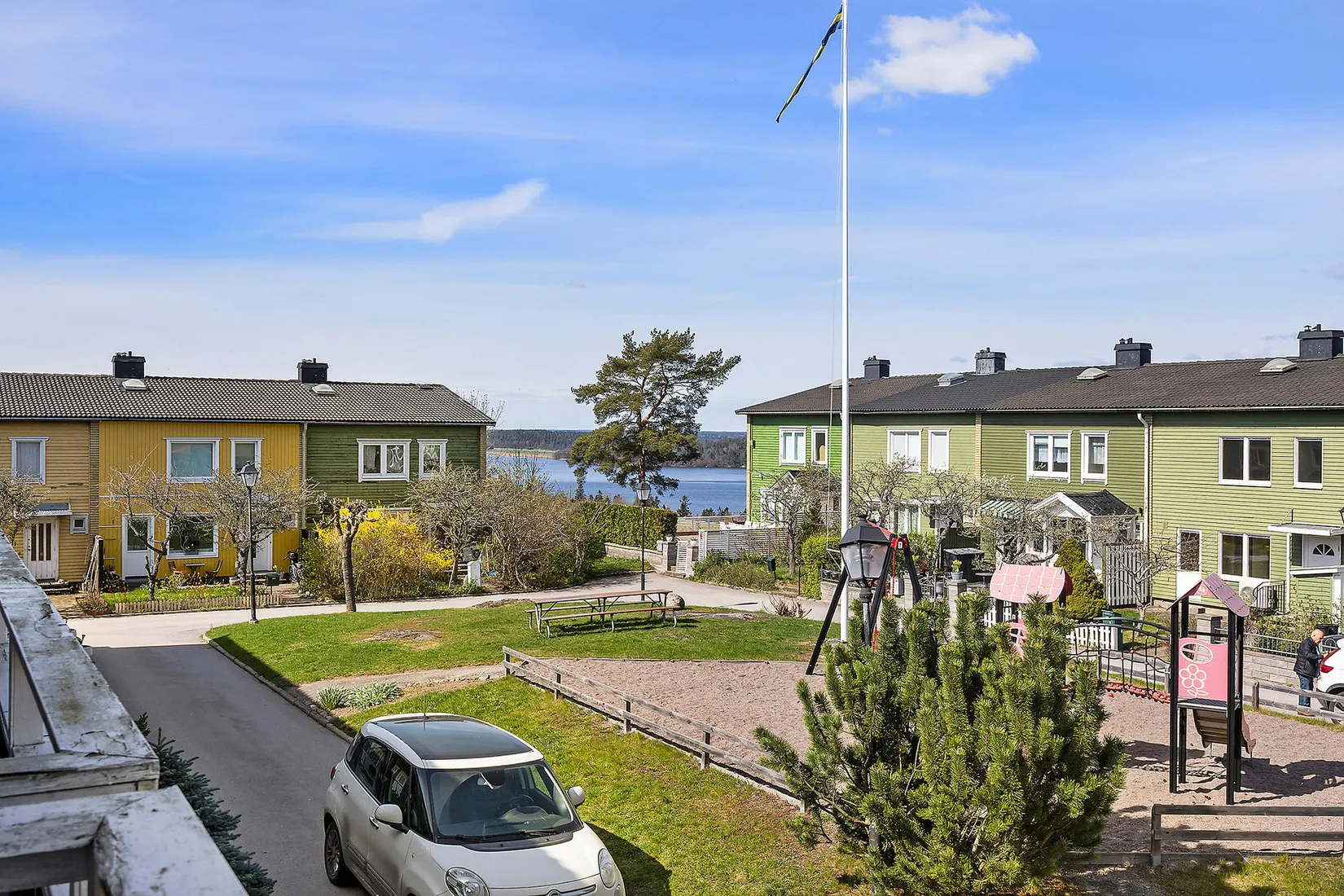 Villa, Radhus, Bullerholmsgränd 18, Skärholmen, Stockholm