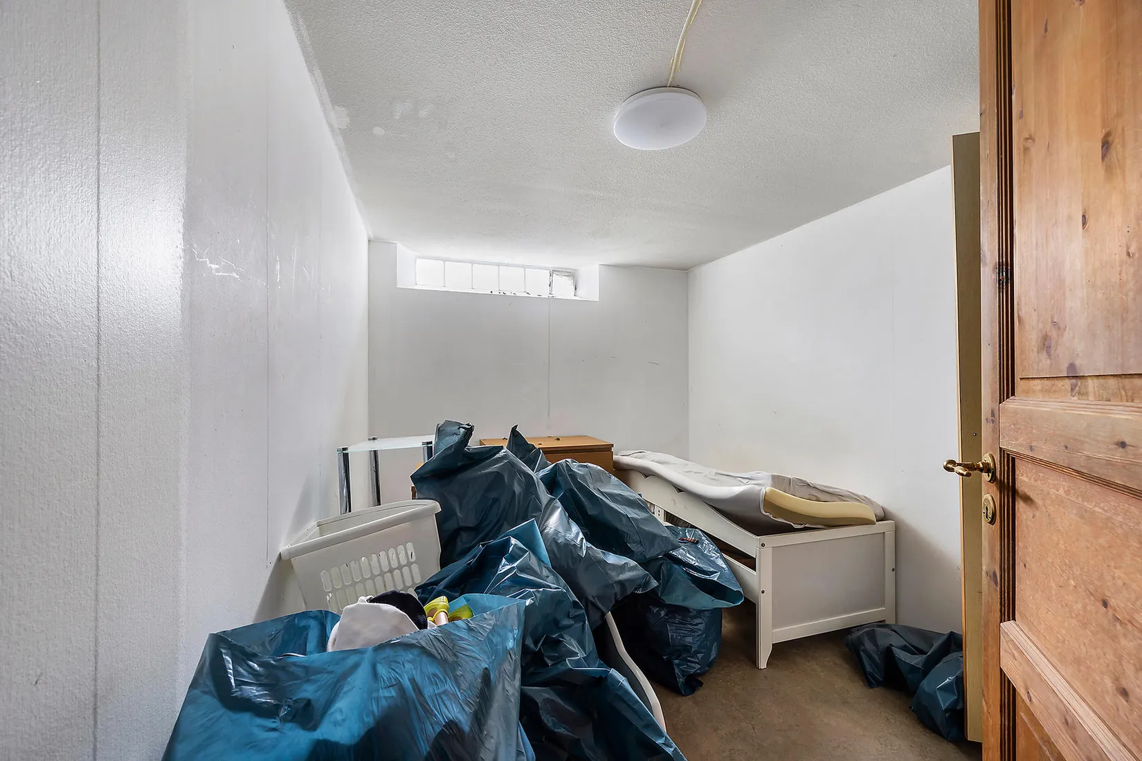 Villa, Radhus, Bullerholmsgränd 18, Skärholmen, Stockholm