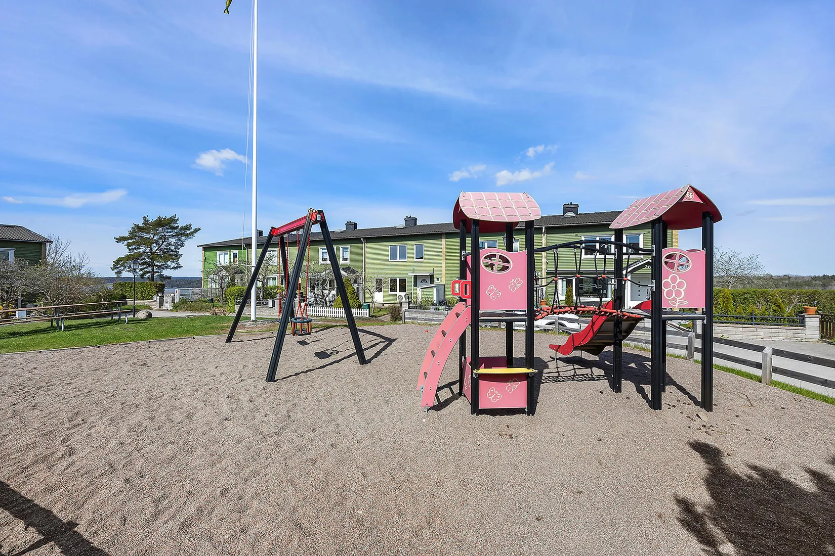 Villa, Radhus, Bullerholmsgränd 18, Skärholmen, Stockholm