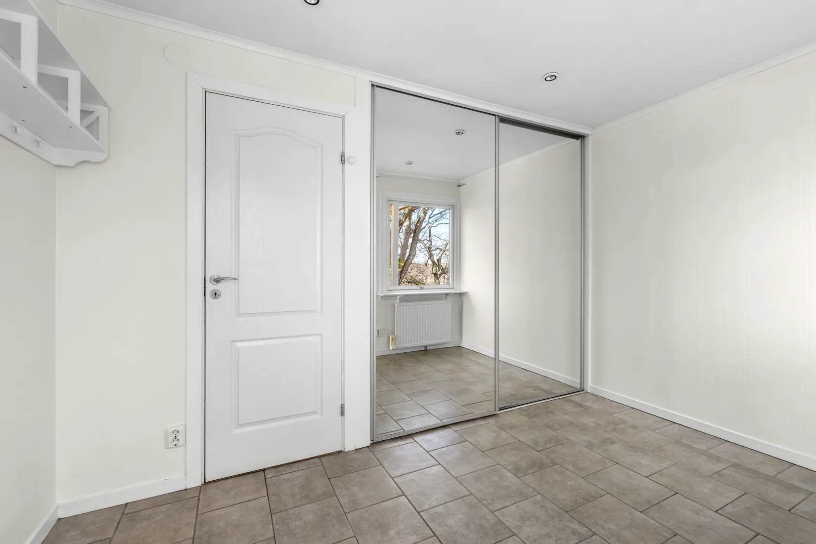 Radhus, Glädjegången 28, Trollbäcken, Tyresö