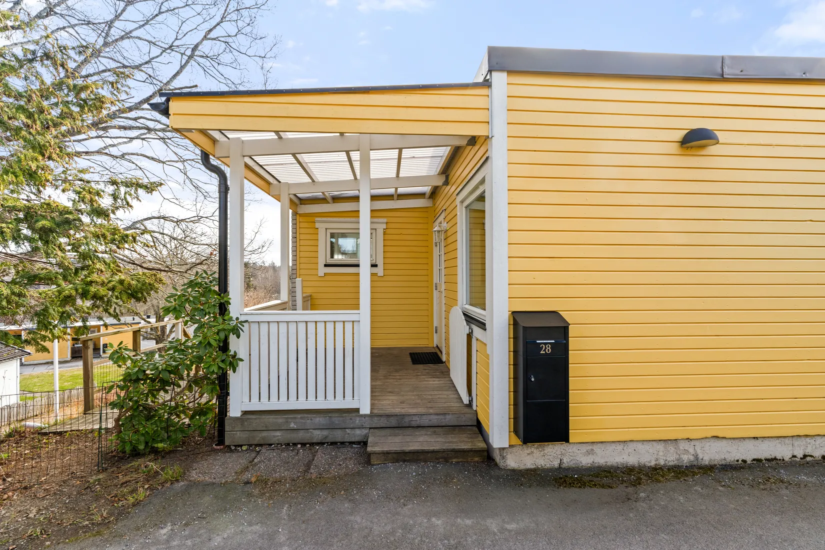 Radhus, Glädjegången 28, Trollbäcken, Tyresö